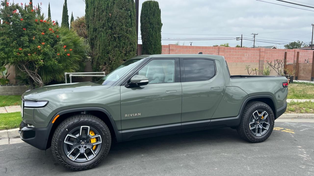 Rivian R1T R1S agame32’s Second R1T Delivery via Trade-In Story C3C52AE5-CC7C-4364-BCB1-6F1DADCCE17D