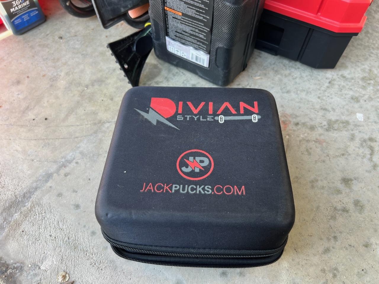 Rivian R1T R1S Jack pucks IMG_5379