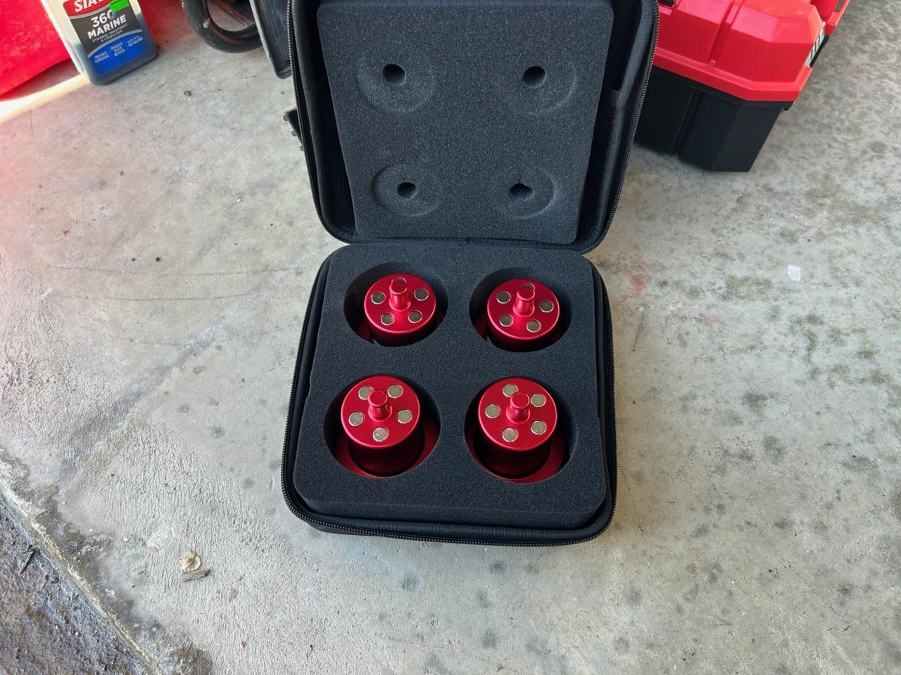 Rivian R1T R1S Jack pucks IMG_5380