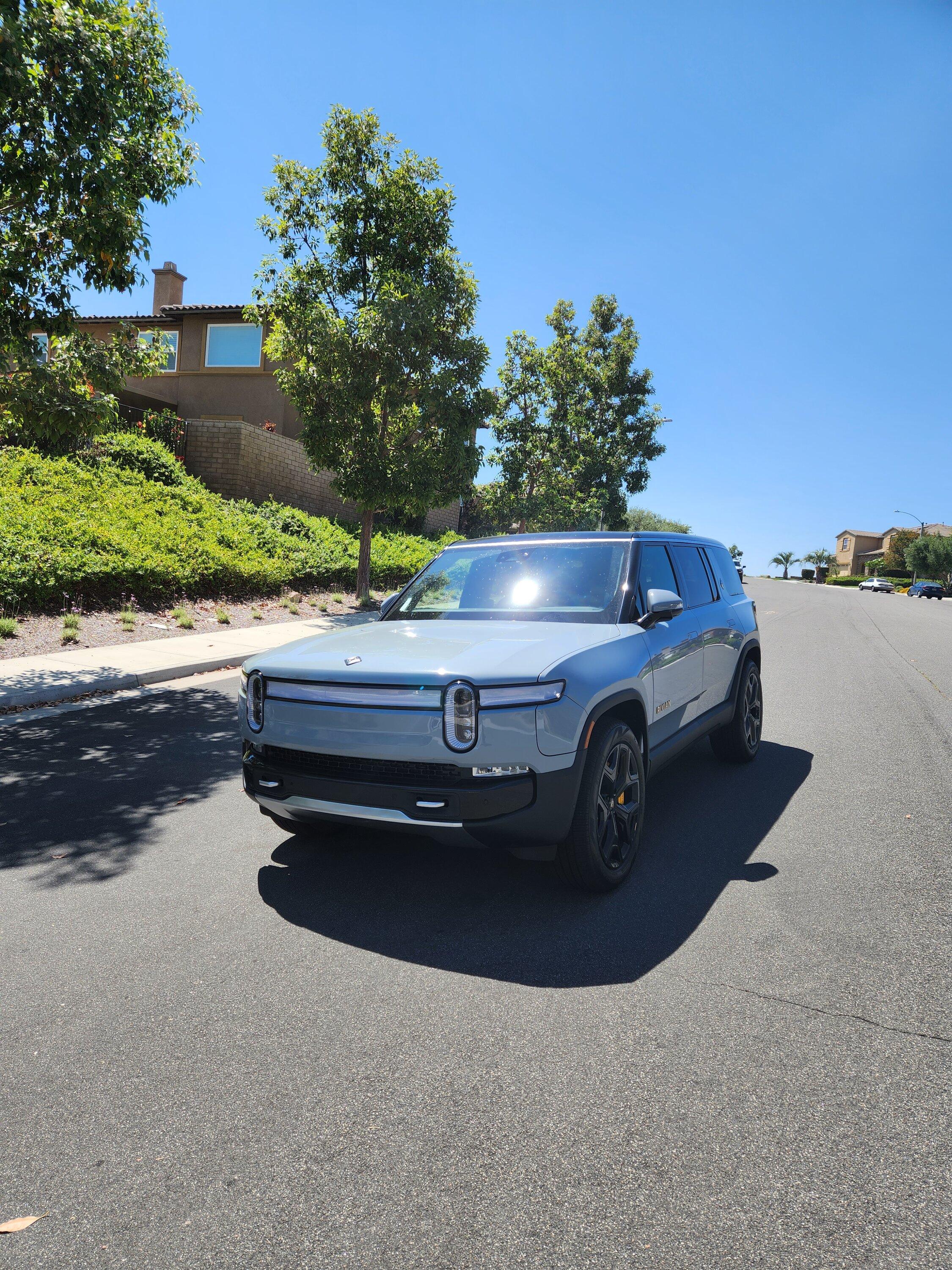 Rivian R1T R1S New R1S bricked 20230709_145927