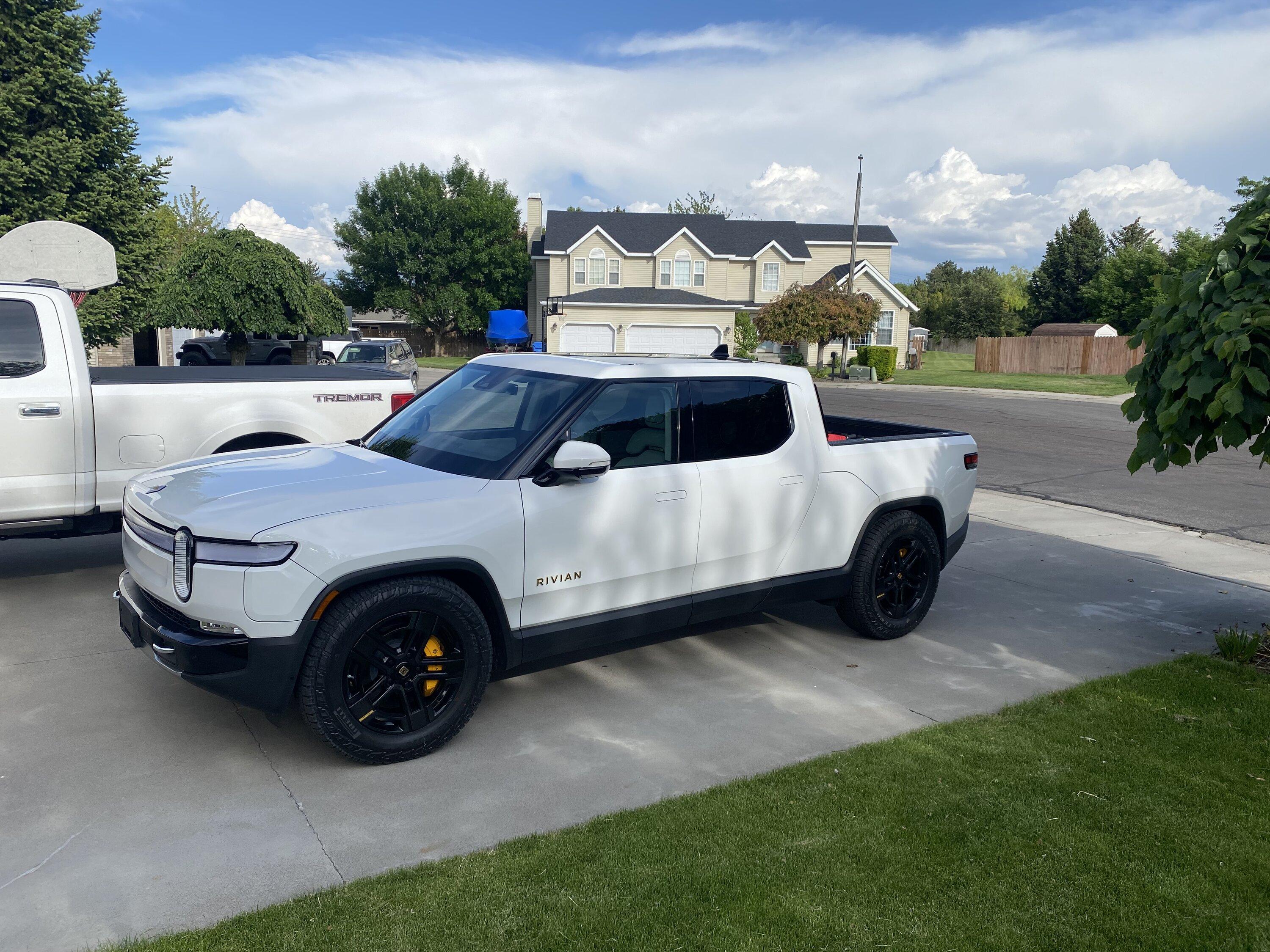 Rivian R1T R1S 2023 R1T Launch Edition $85k IMG_9252