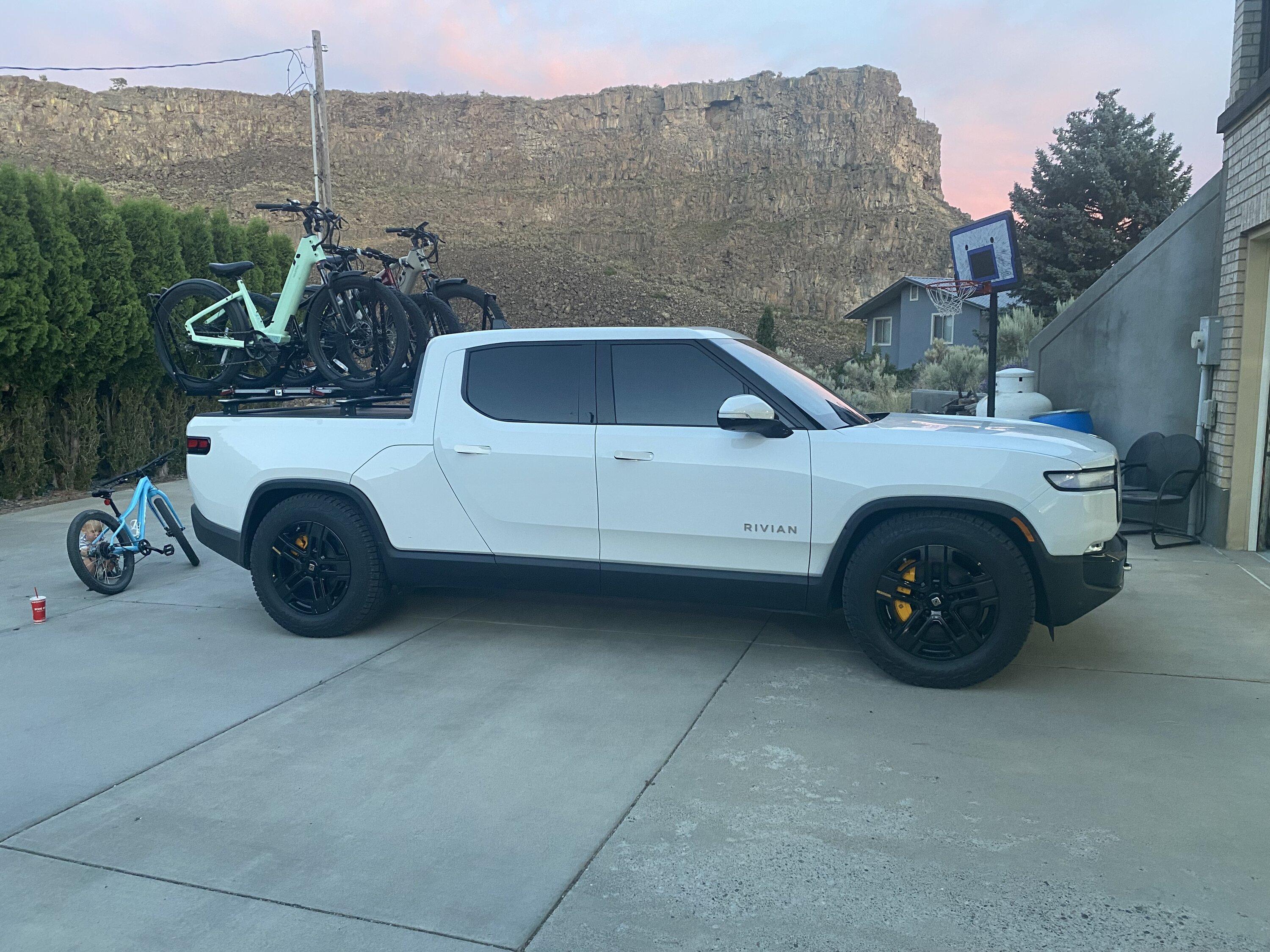 Rivian R1T R1S 2023 R1T Launch Edition $85k IMG_9477