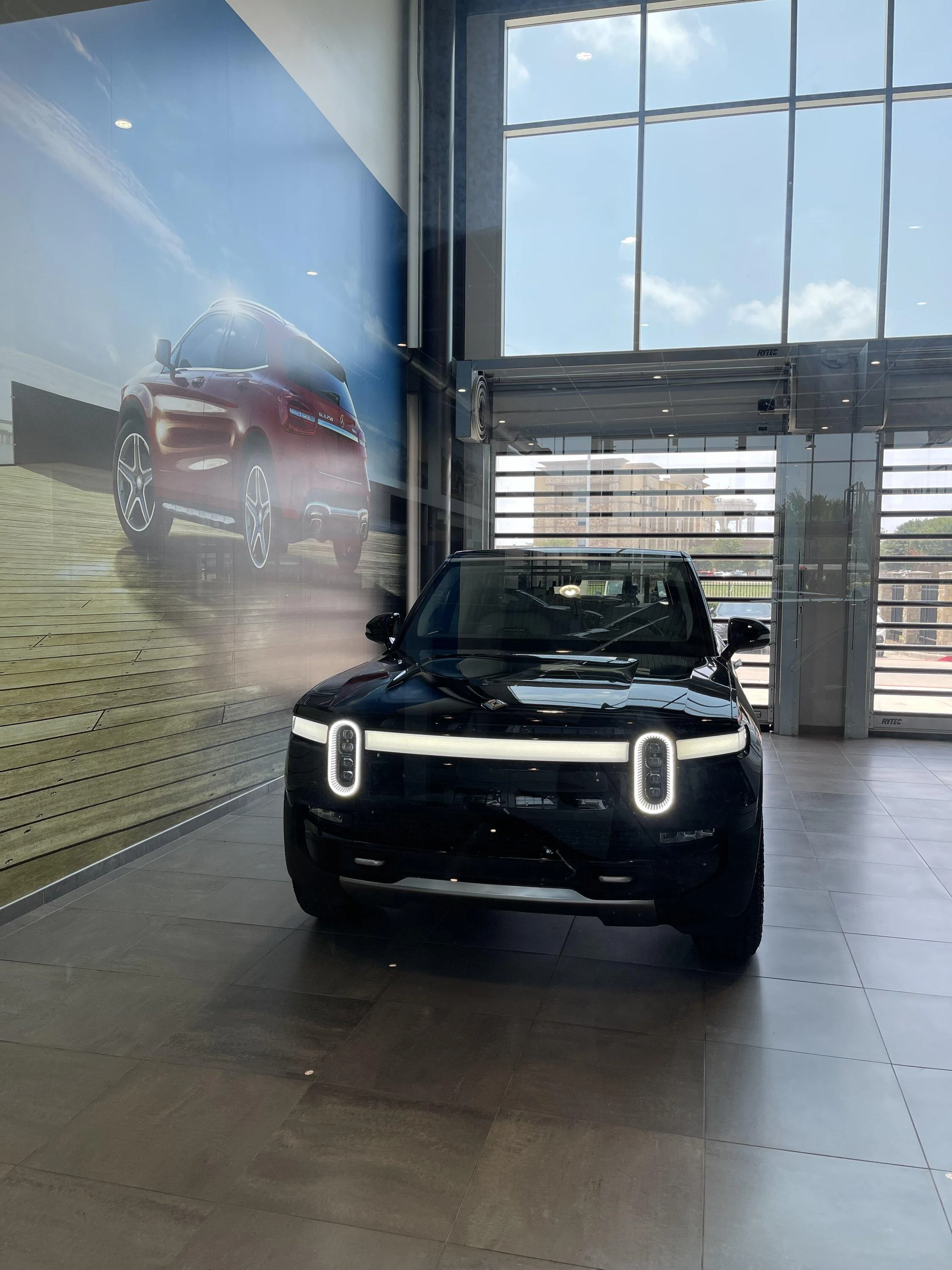 Rivian R1T R1S MidnightRivian goes on midnight cruise to try out Apple Music with Dolby Atmos / Tidal Connect and Bed Brakes (Instructions) IMG_0603