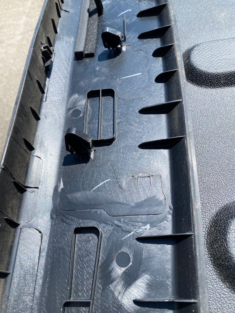 Rivian R1T R1S Safety issue: tailgate top molding fall apart too easy. IMG_4480