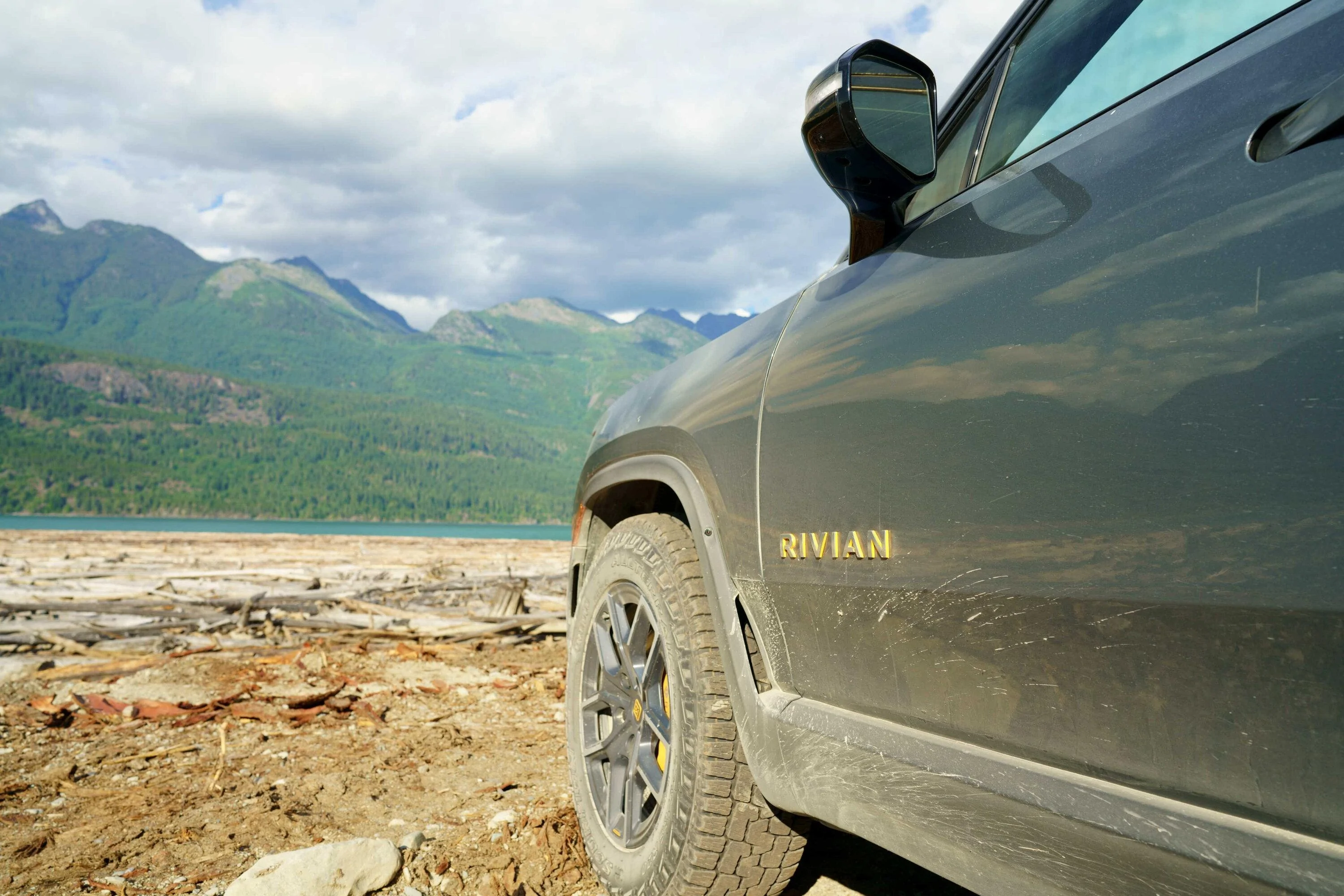 Rivian R1T R1S So frustrated about no spare DSC00011