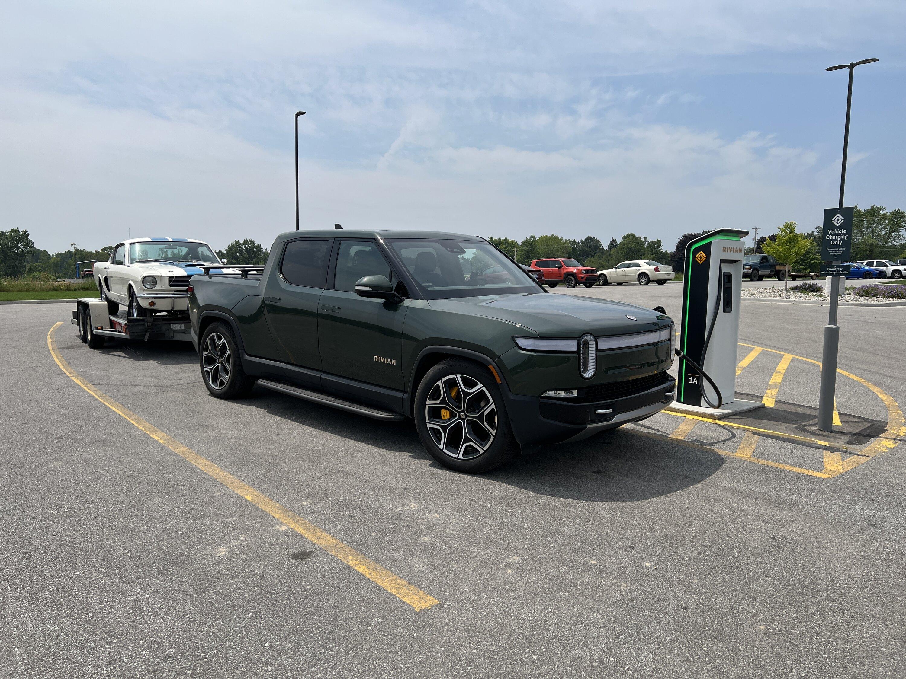 Rivian R1T R1S Towing + Efficiency: Please post your experience! 20230628_170056417_iOS