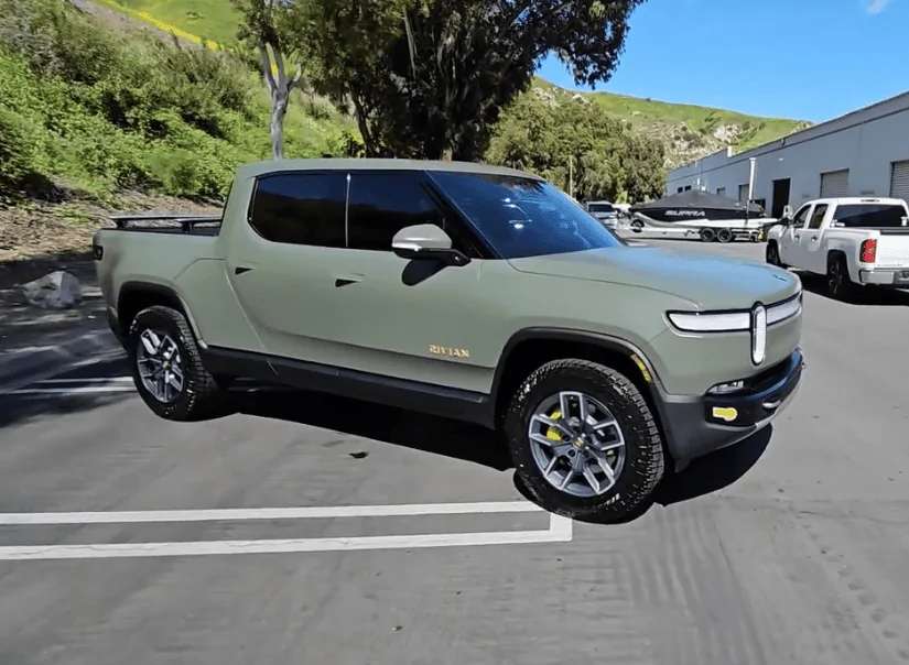 Rivian R1T R1S GM Defense’s Silverado-based ISV 1689522764424