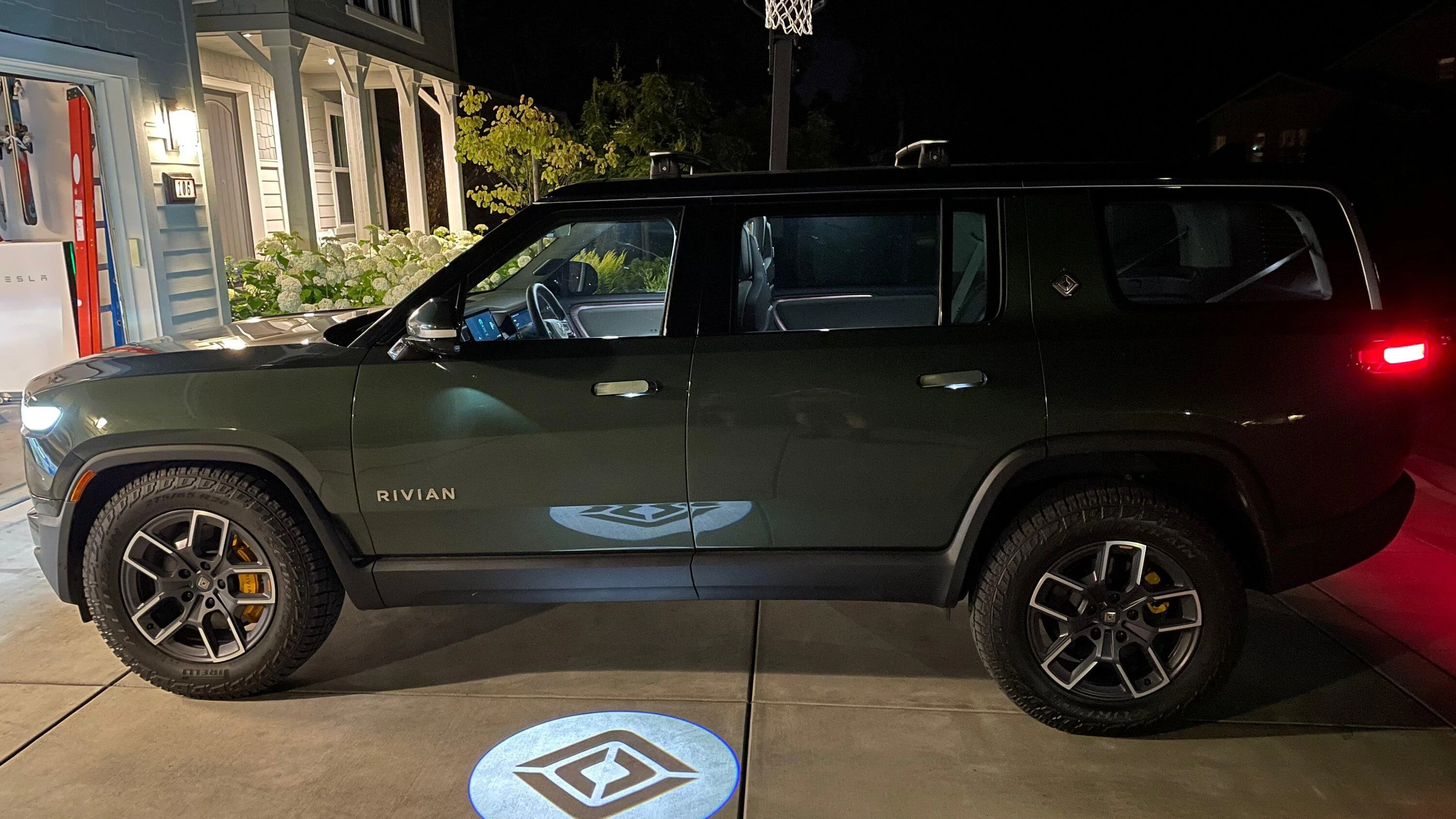 Rivian R1T R1S R1S car camping air mattress recommendations? IMG_2394