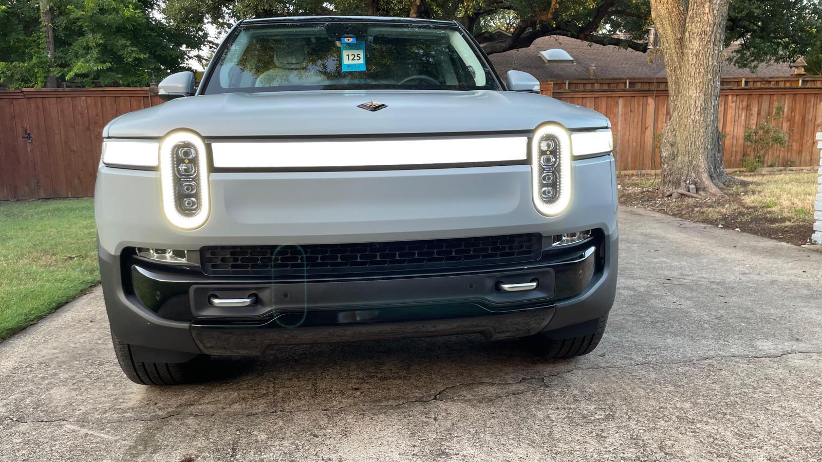 Rivian R1T R1S ? LIMESTONE R1S  Photos 11