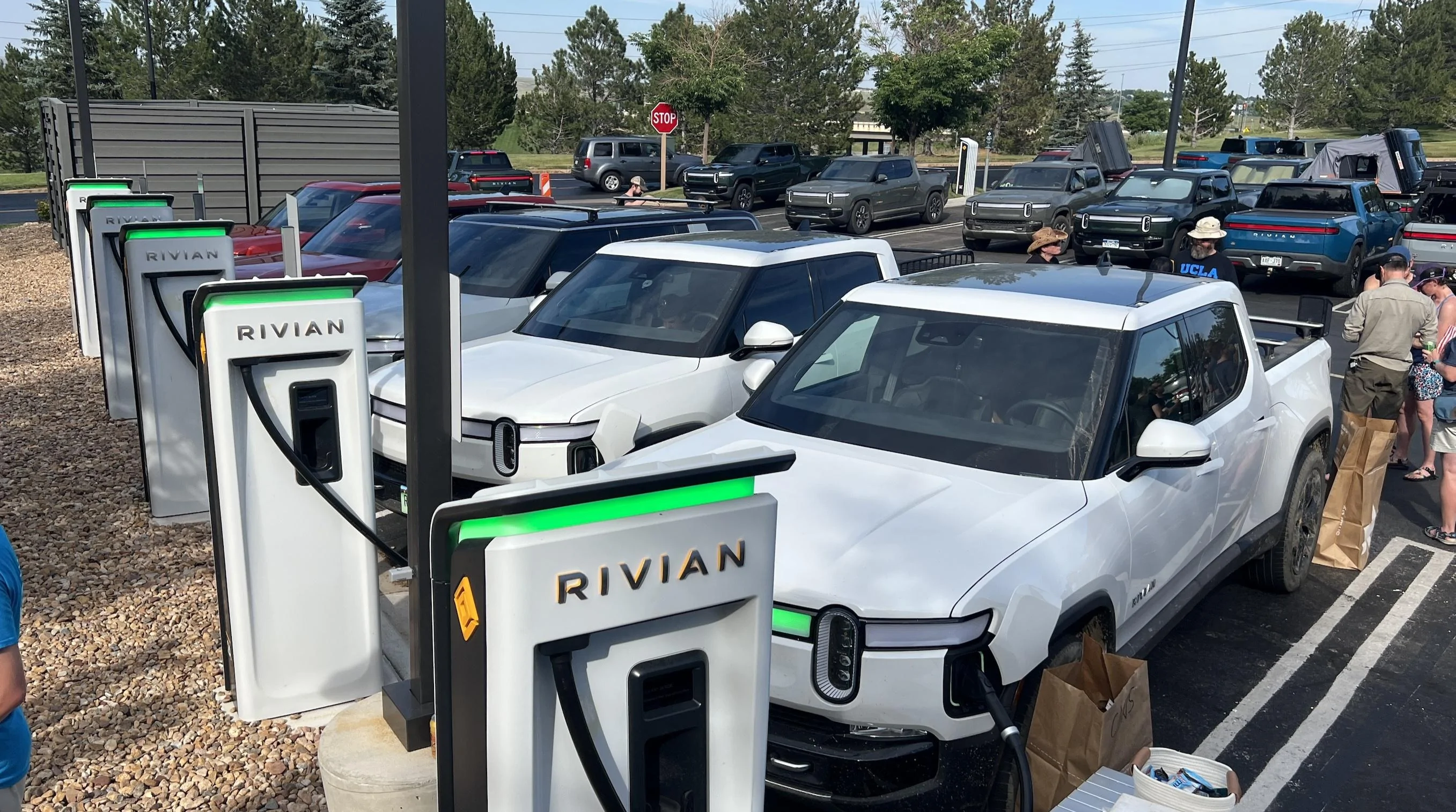 Rivian R1T R1S 24 Rivians drive above the tree line & meet a DUAL MOTOR Rivian R1T! chargers1