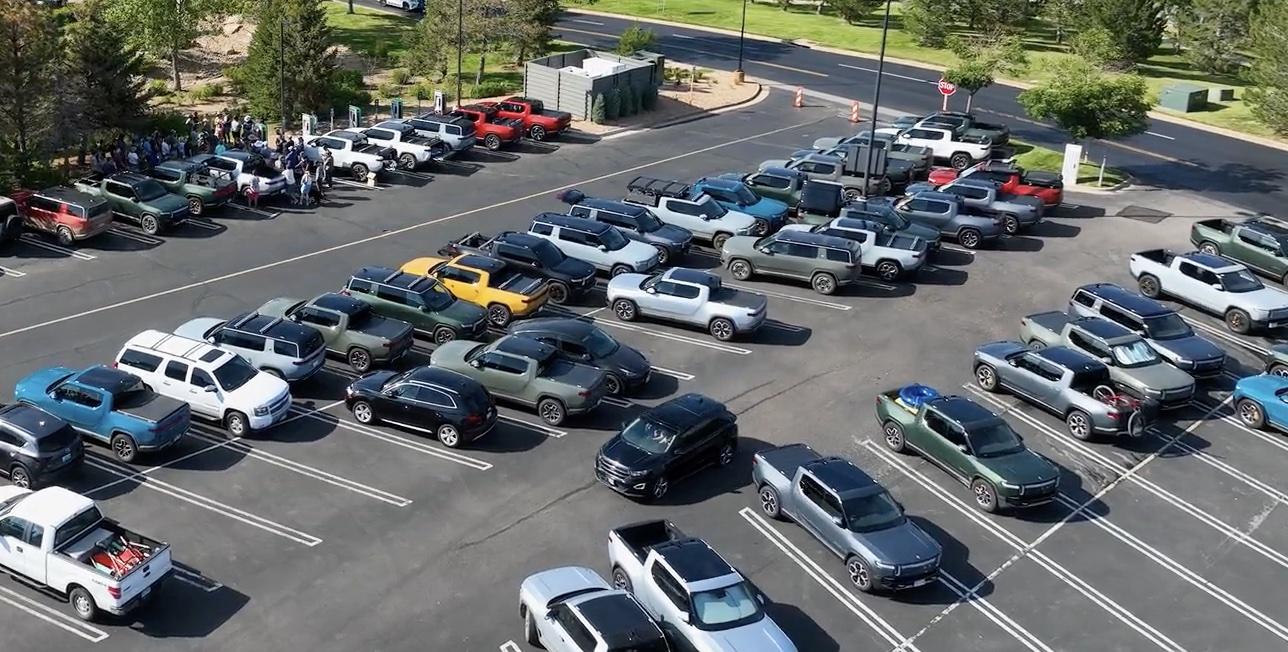 Rivian R1T R1S 24 Rivians drive above the tree line & meet a DUAL MOTOR Rivian R1T! overhead1