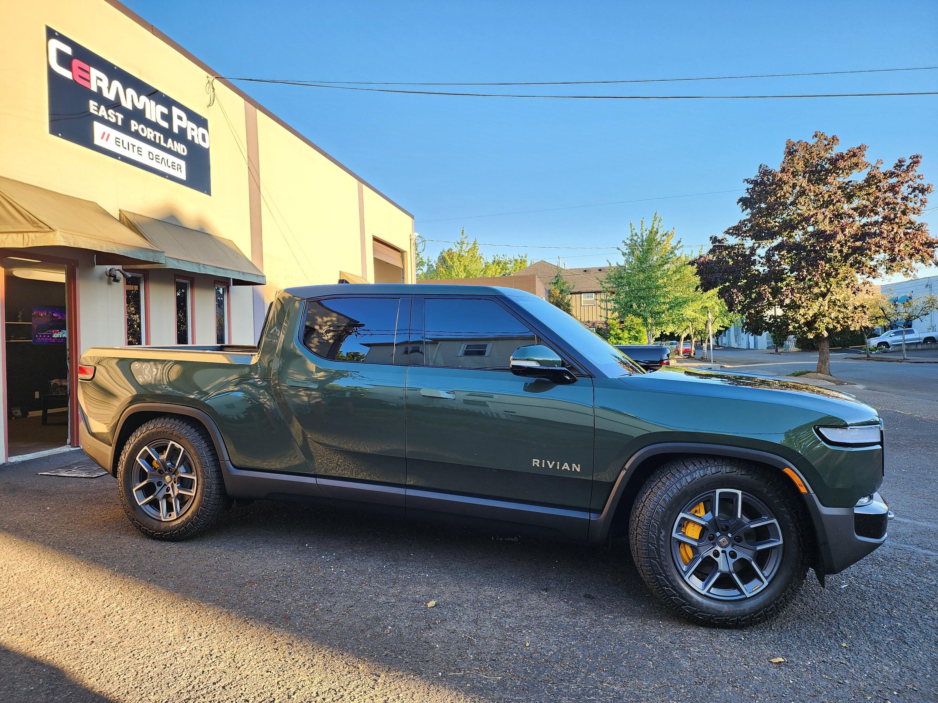Rivian R1T R1S FOREST GREEN R1T Photos 20230718_194830