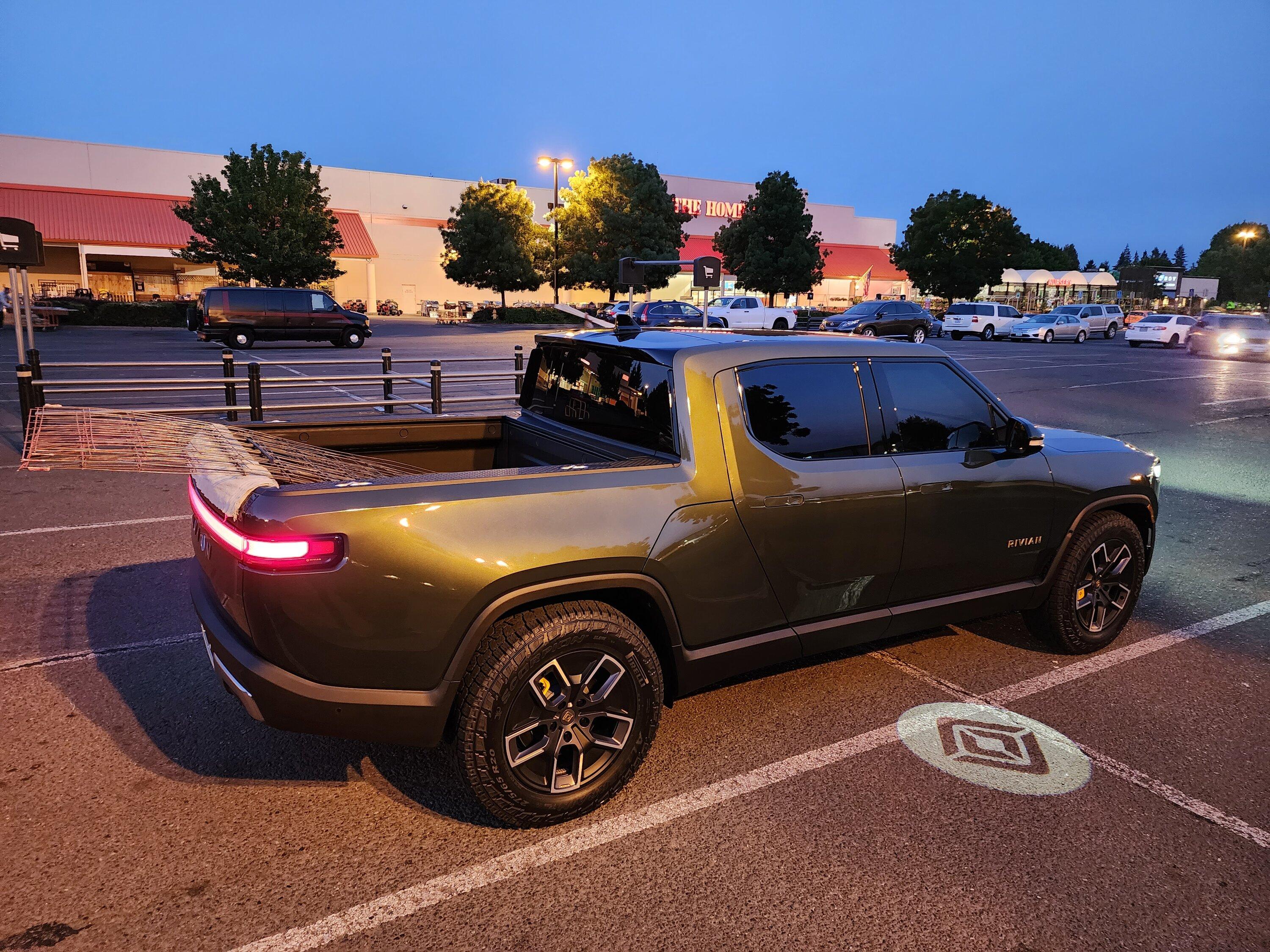 Rivian R1T R1S FOREST GREEN R1T Photos 20230719_211516