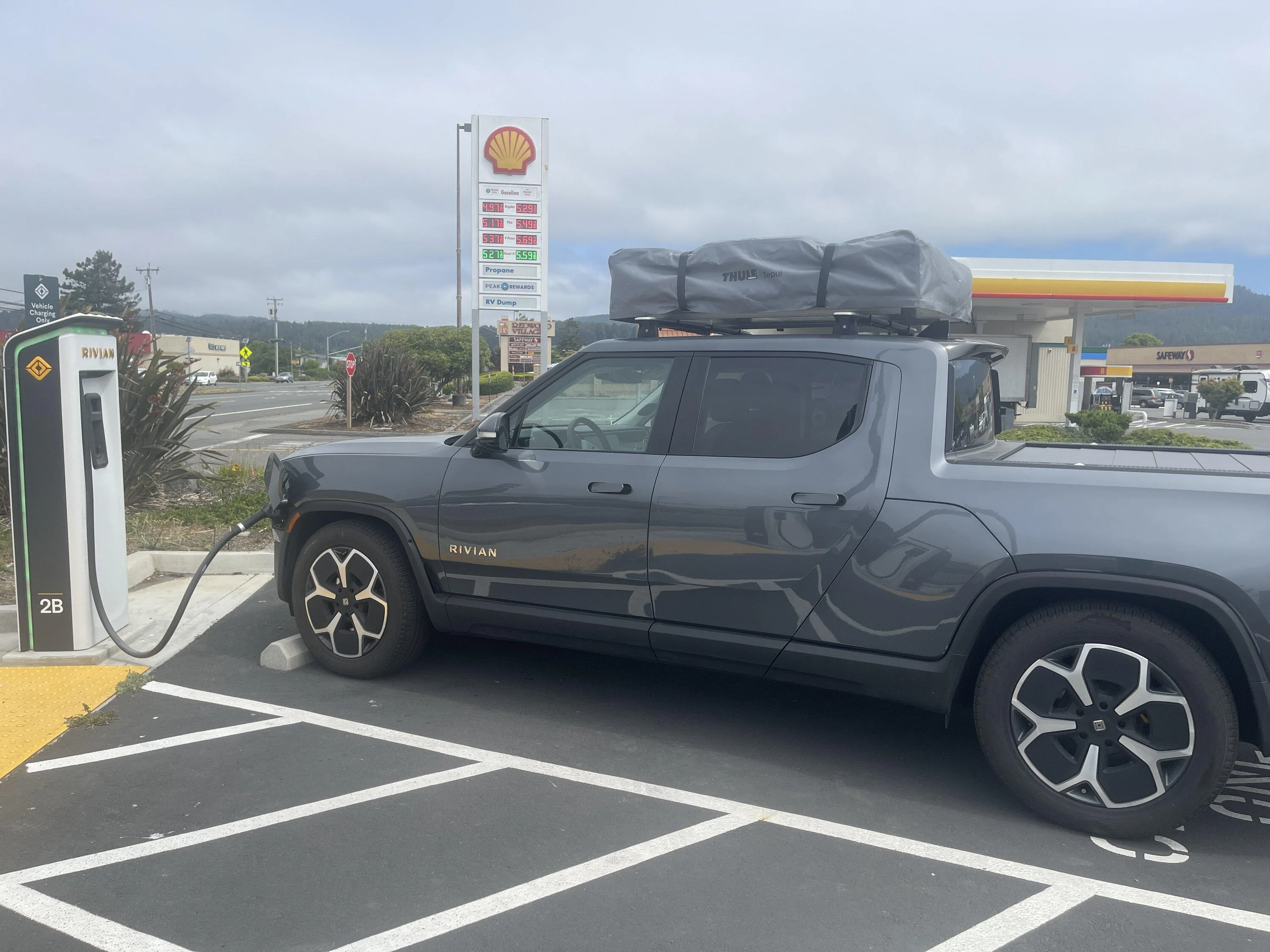 Rivian R1T R1S Skycamp mini on R1T roof? IMG_8755