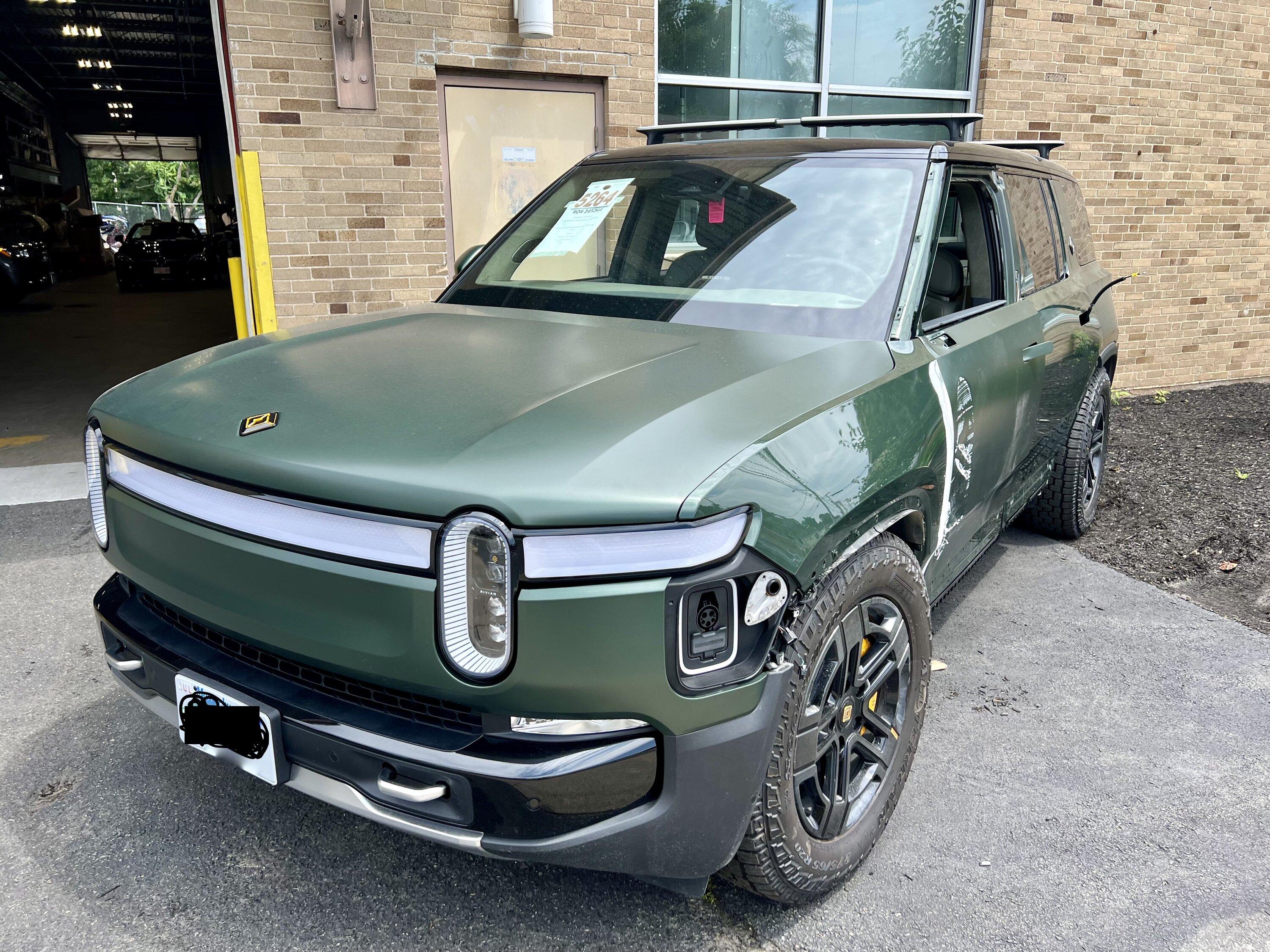 Rivian R1T R1S ? FOREST GREEN R1S Photos IMG_4393