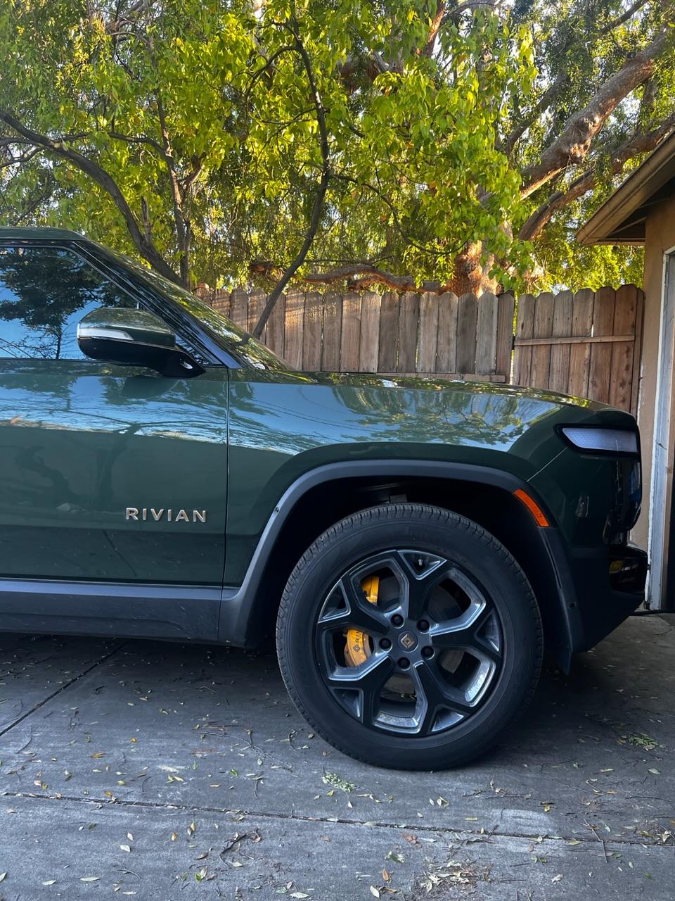 Rivian R1T R1S 21” Wheel Blackout IMG_6556