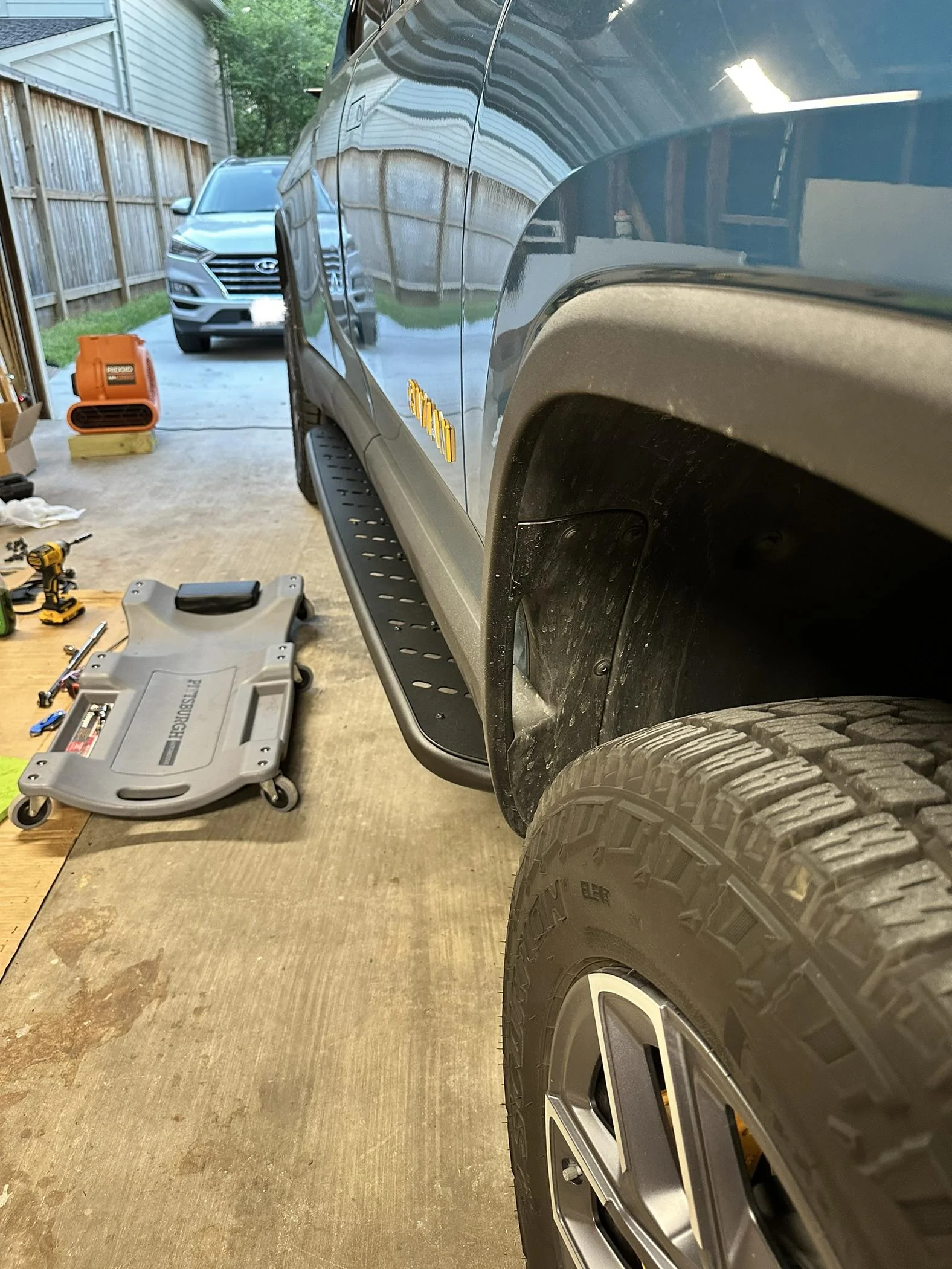 Rivian R1T R1S Master Thread:  Review of the EV Sportline RMaxx Running Boards/Sliders (from Team 1EV) IMG_1835
