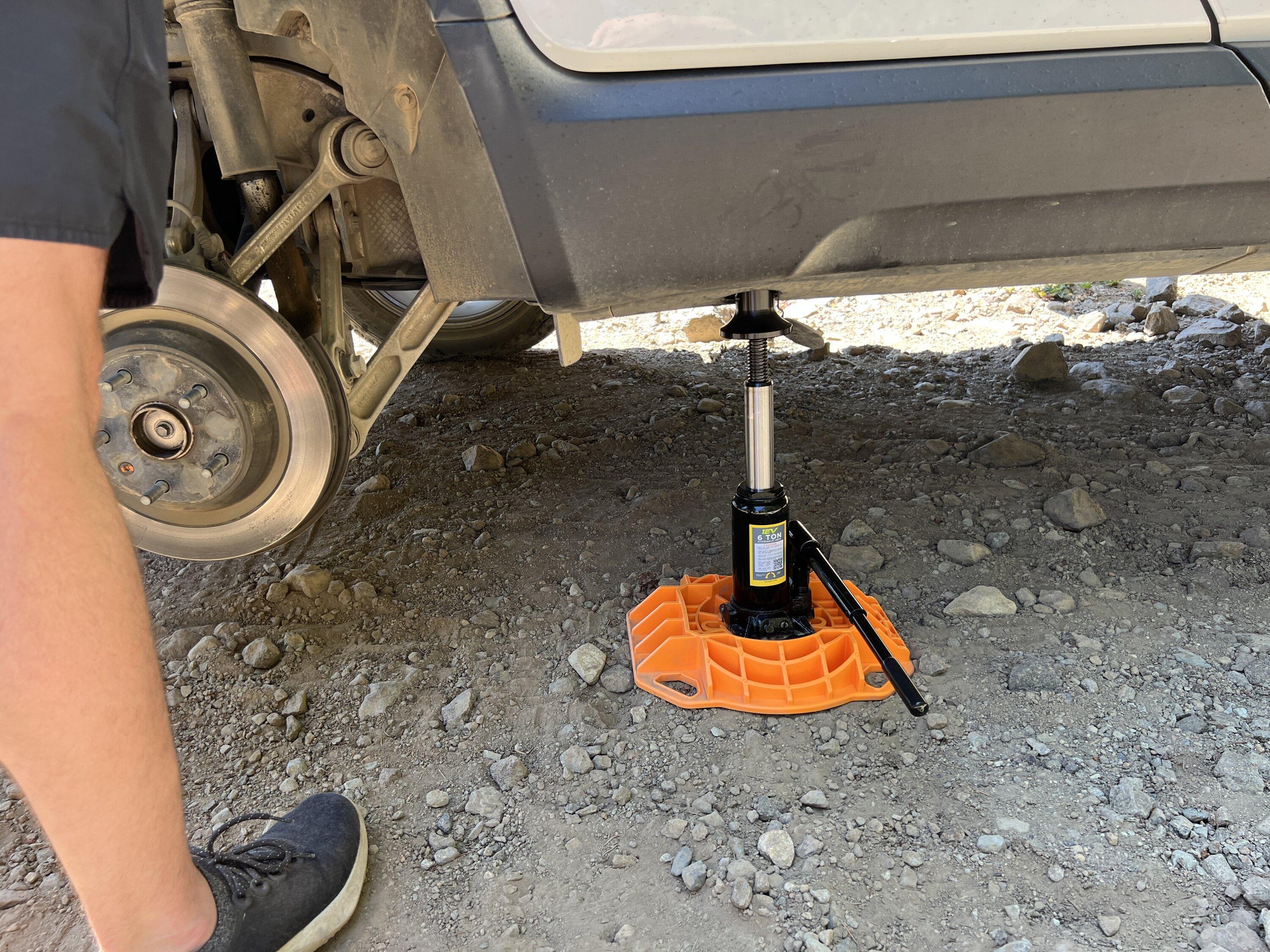 Rivian R1T R1S Introducing the first Rivian specific bottle jack! Team 1EV 6 Ton Bottle Jack Kit for R1T / R1S IMG_2040
