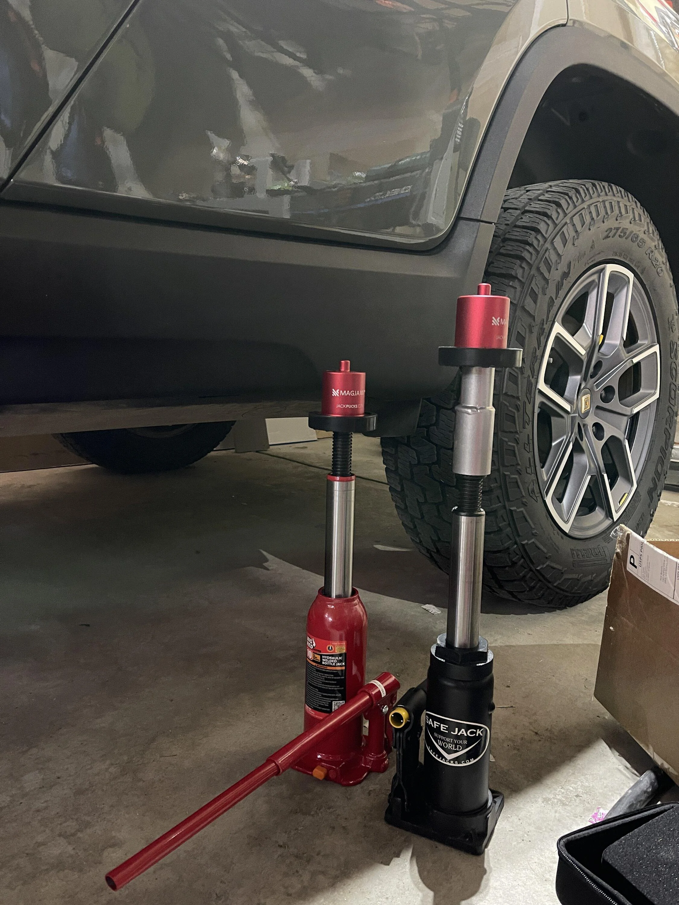 Rivian R1T R1S Rivian Magnetic Jack Pucks Kits *Original* Always In-Stock IMG_0218