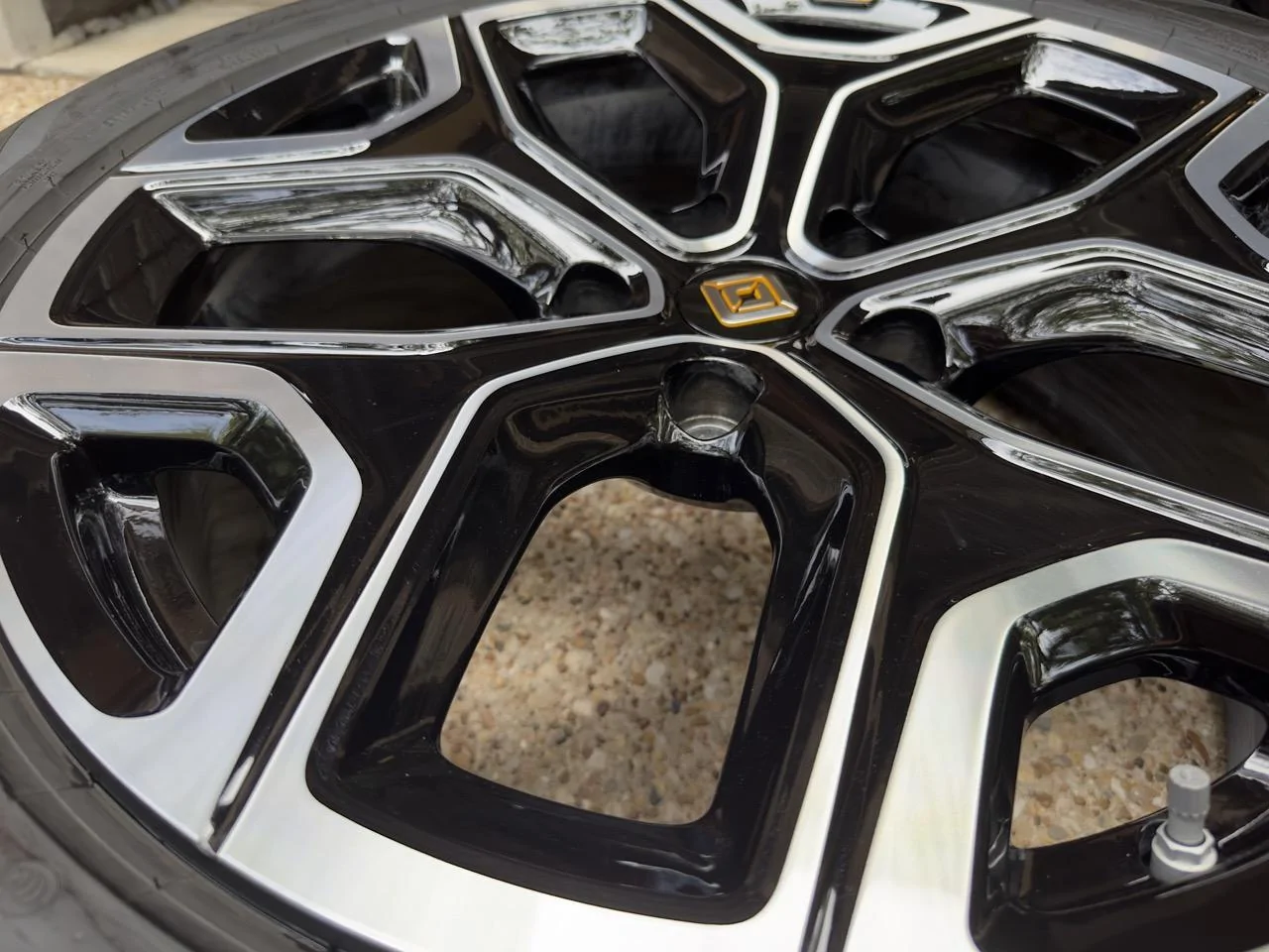 Rivian R1T R1S ONLY 1 Left! FOR SALE 22” Sport Bright Wheels & Tires Only 1,800 Miles from R1S IMG_0502 Larg