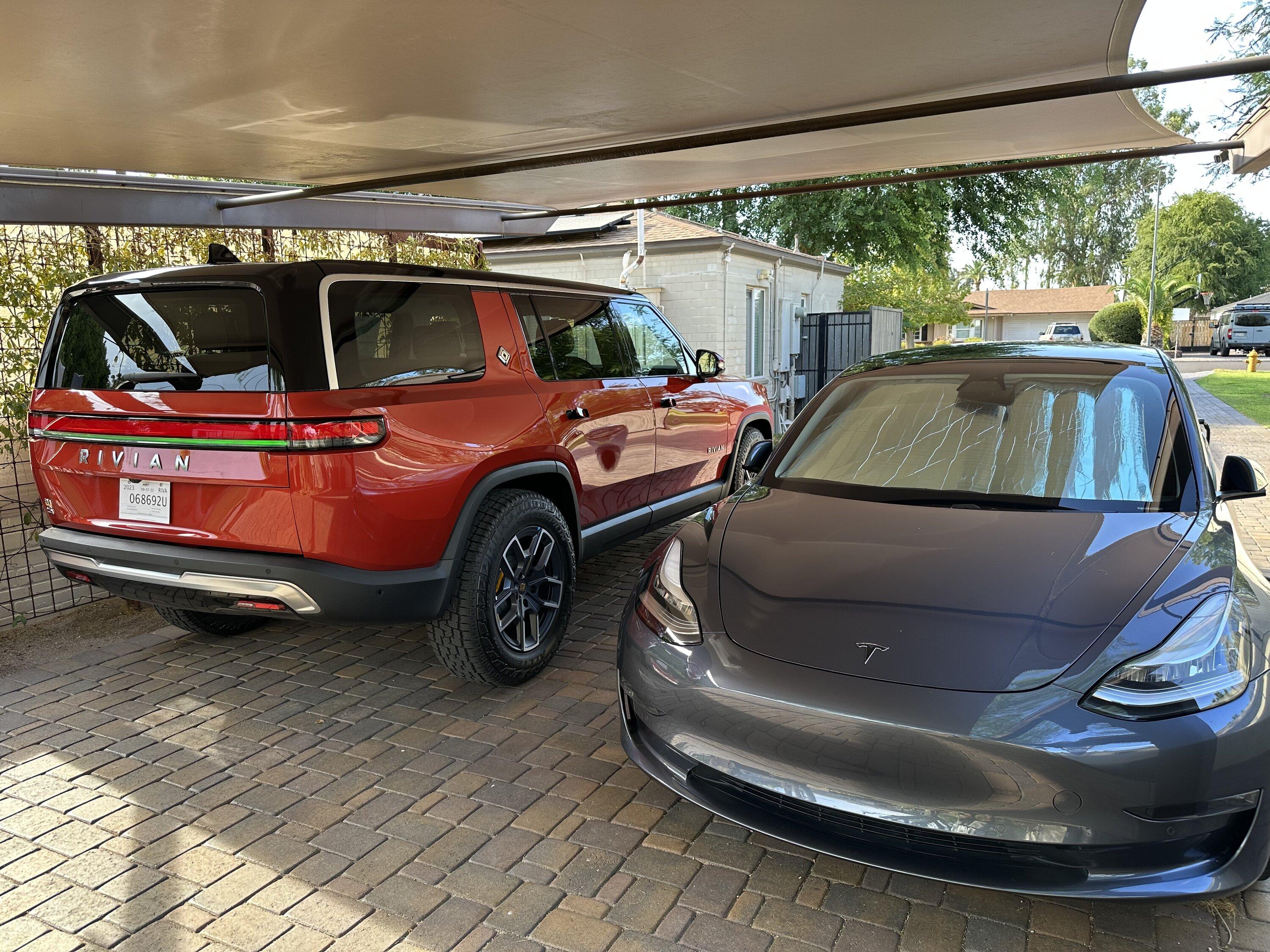 Rivian R1T R1S 2nd Rivian Delivery! Proud R1T and R1S Owner (but one delivery issue) IMG_2752