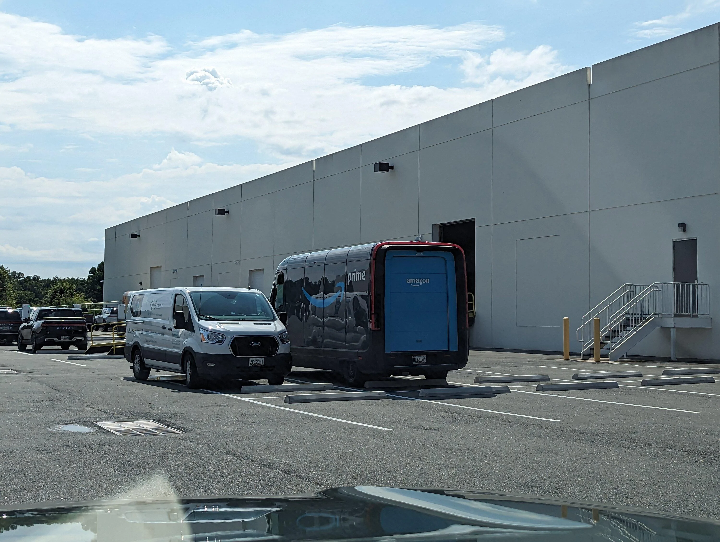 Rivian R1T R1S Gaithersburg, MD Service Center Officially Open! PXL_20230724_144908730