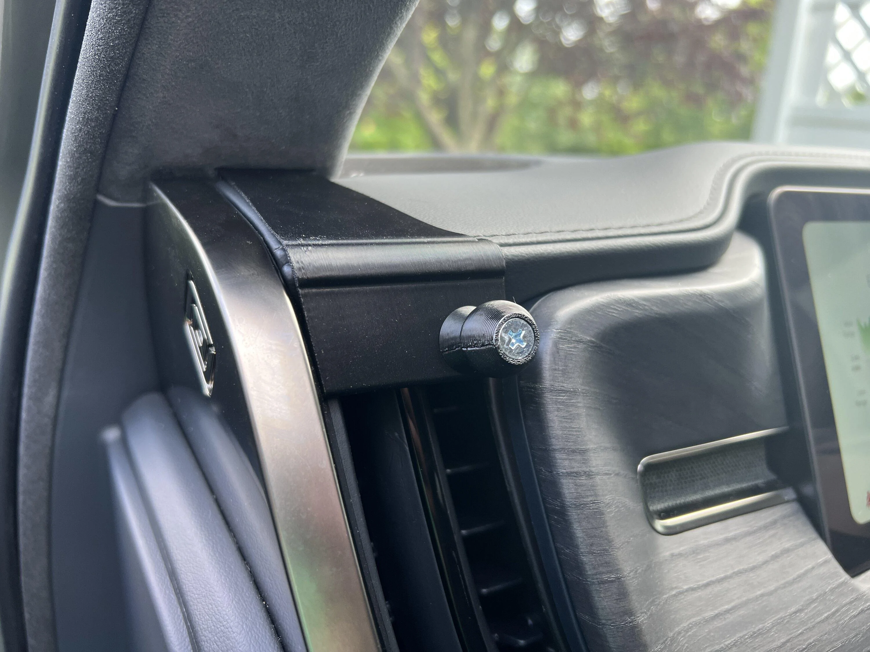 Rivian R1T R1S NEW - OpenSource EV Left Phone Mount V2 IMG_1662