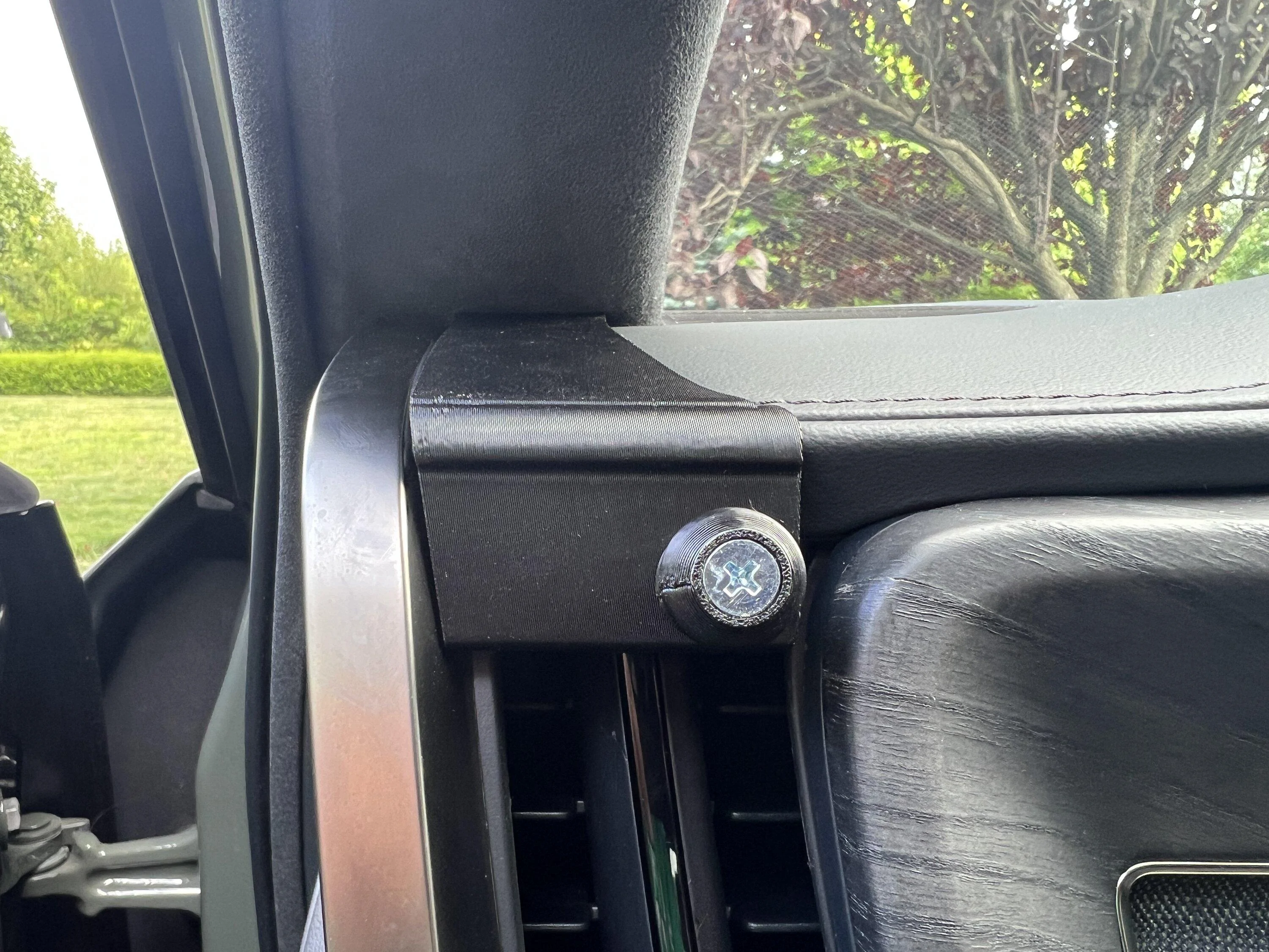 Rivian R1T R1S NEW - OpenSource EV Left Phone Mount V2 IMG_1663