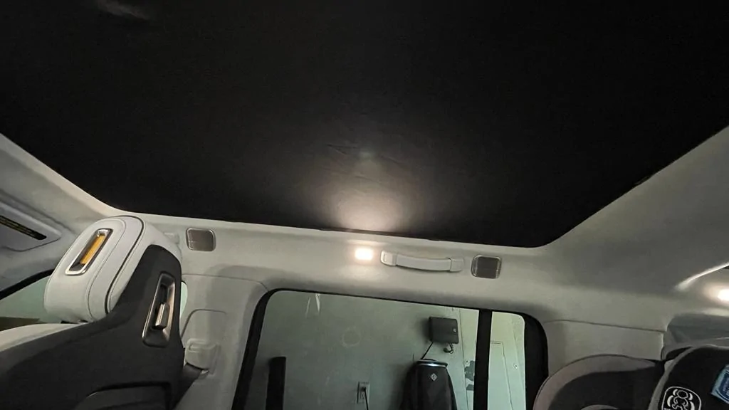 Rivian R1T R1S Hansshow Rivian R1s Sunshade Install WhatsApp Image 2023-07-26 at 3.56.03 PM(3)