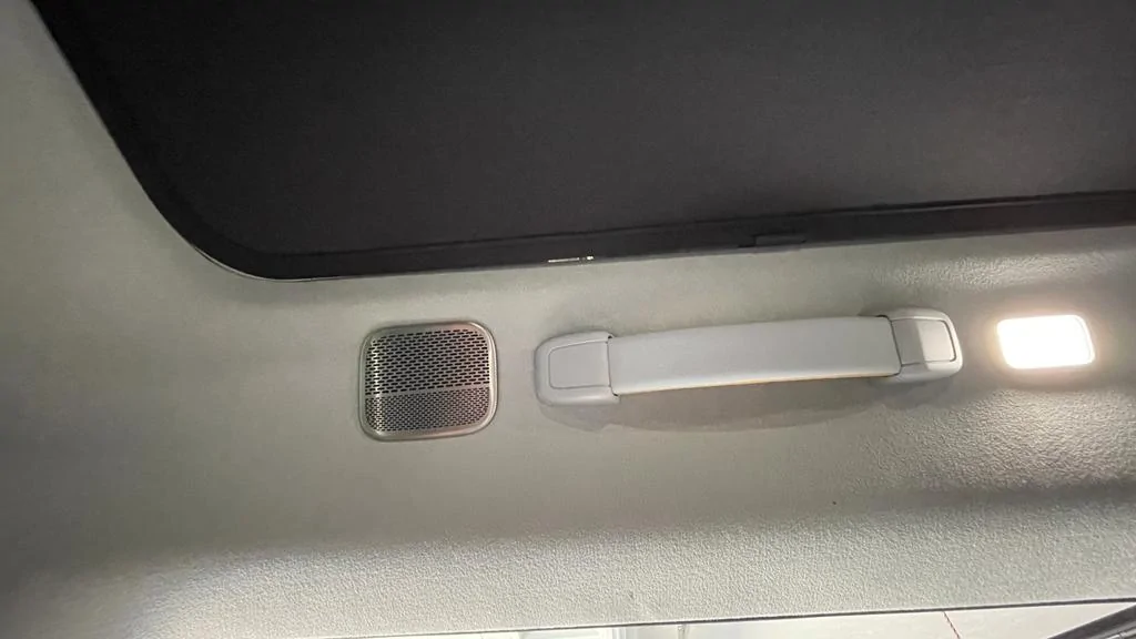 Rivian R1T R1S Hansshow Rivian R1s Sunshade Install WhatsApp Image 2023-07-26 at 3.56.03 PM(2)