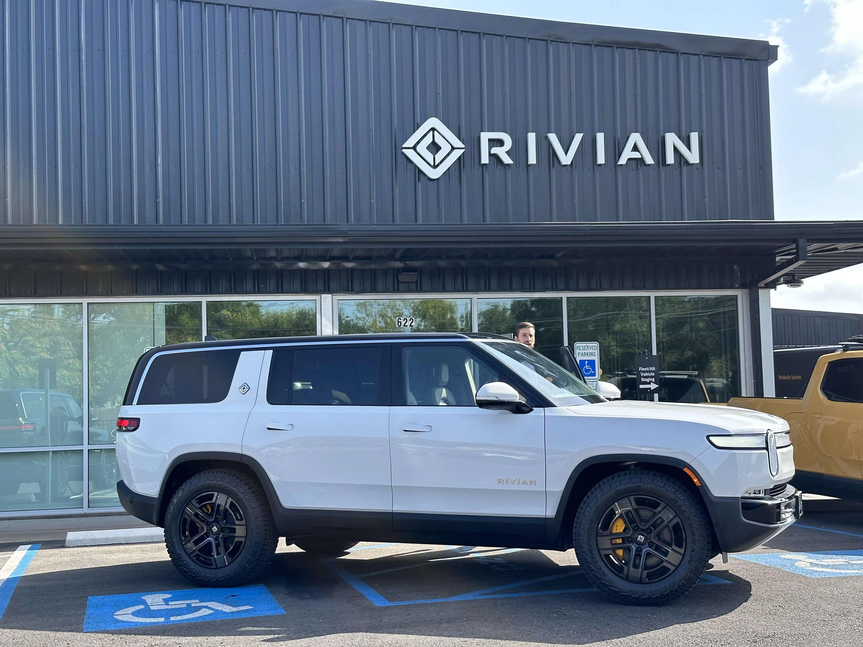 Rivian R1T R1S Took delivery today! -- Original target was Oct - Dec 23 IMG_3303