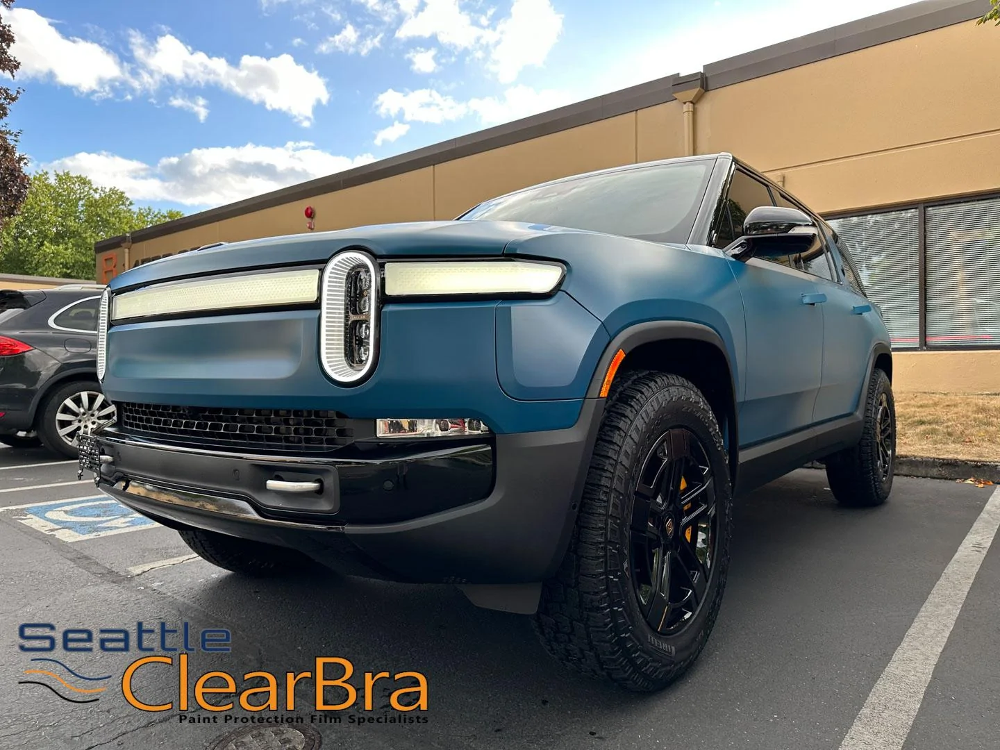 Rivian R1T R1S RIVIAN BLUE Rivian Photos rivain-r1s-blue-tint-chrome-delete-xpel-seattle-clear-bra-redmond-ppf-paint-protection-film-3
