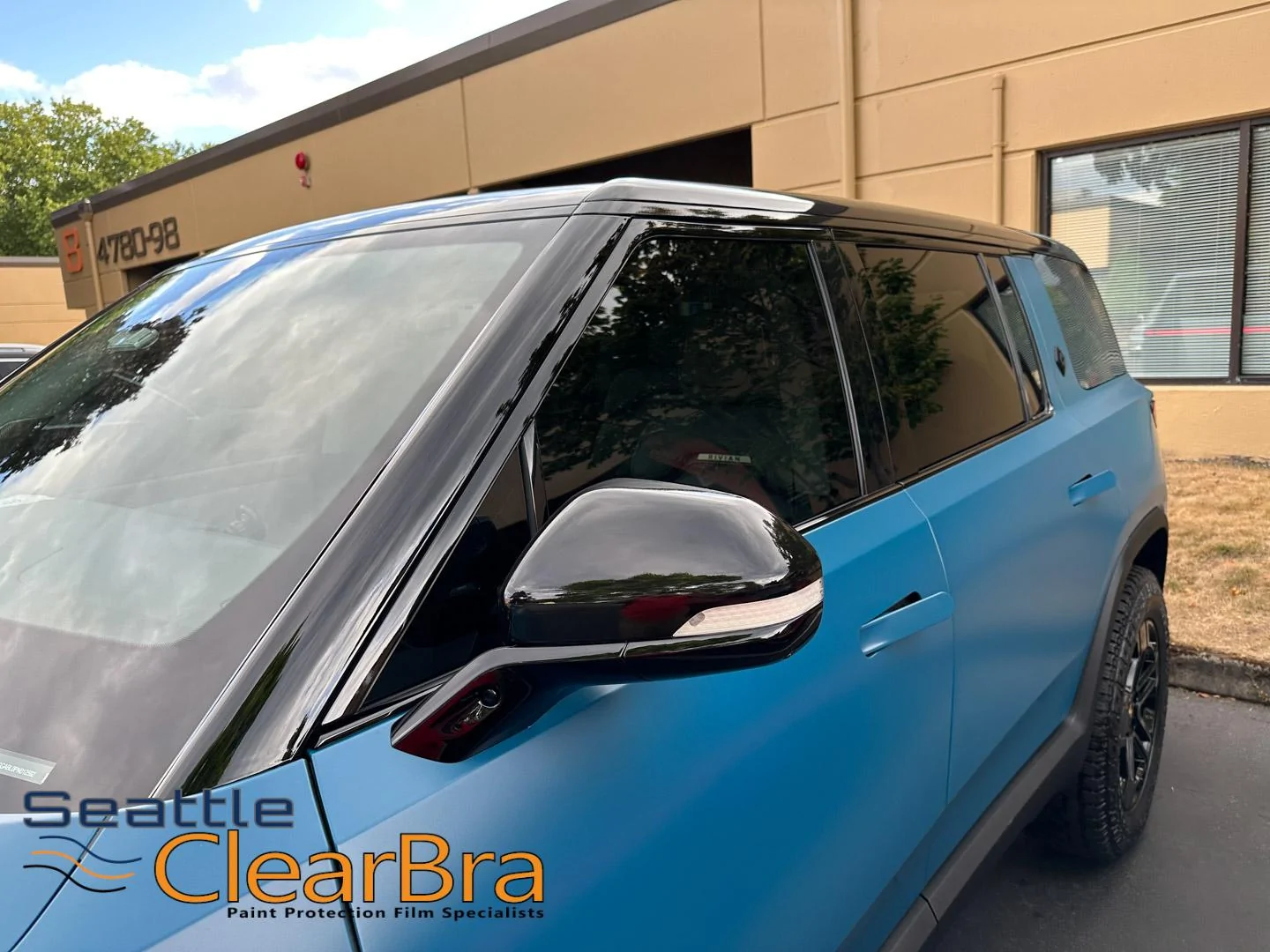 Rivian R1T R1S RIVIAN BLUE Rivian Photos rivain-r1s-blue-tint-chrome-delete-xpel-seattle-clear-bra-redmond-ppf-paint-protection-film-4