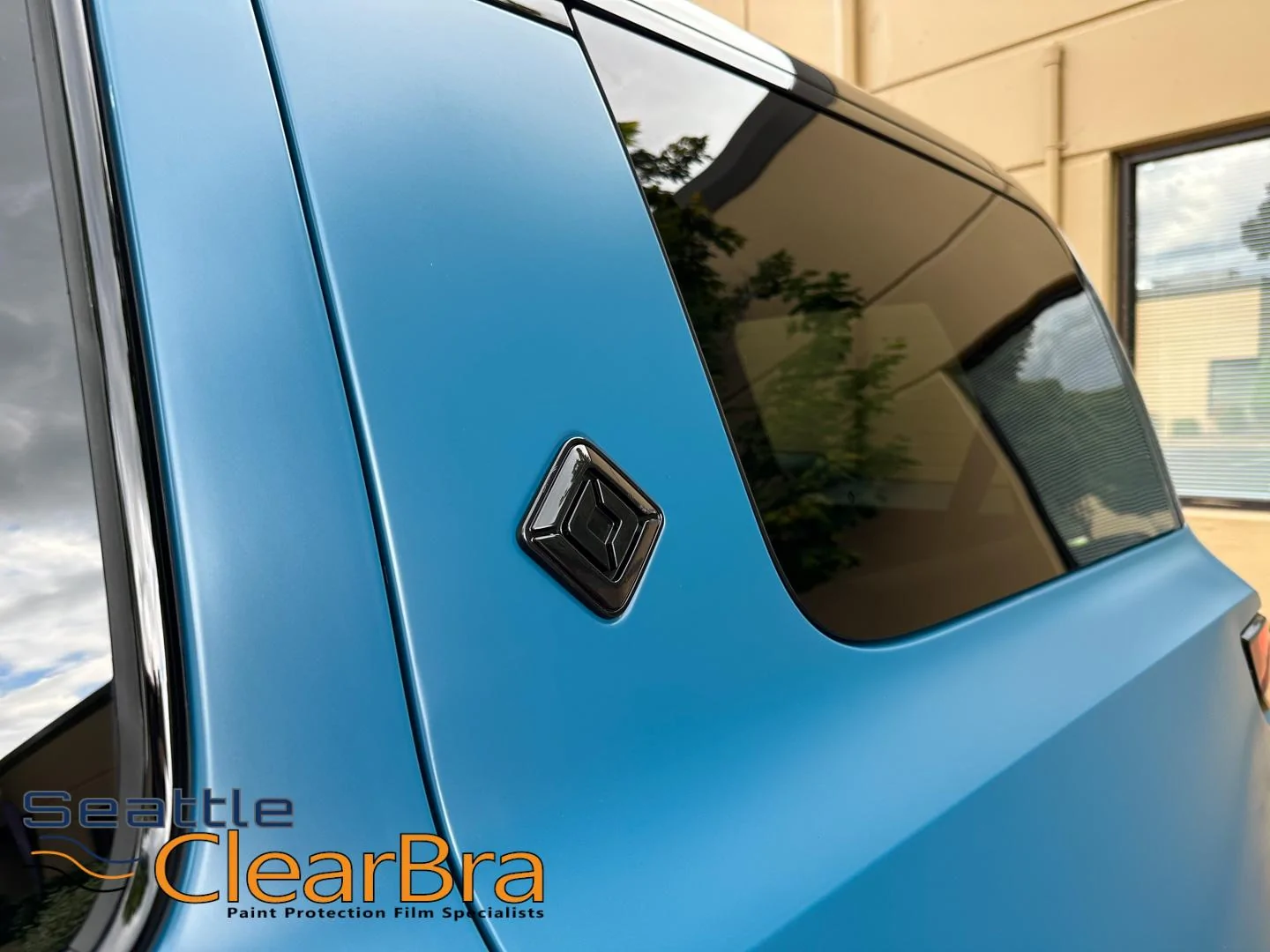 Rivian R1T R1S RIVIAN BLUE Rivian Photos rivain-r1s-blue-tint-chrome-delete-xpel-seattle-clear-bra-redmond-ppf-paint-protection-film-5