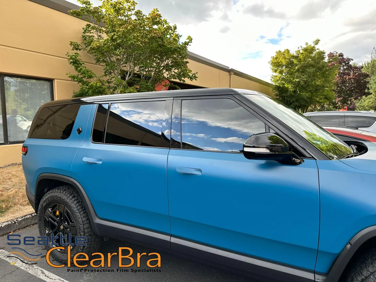 Rivian R1T R1S RIVIAN BLUE Rivian Photos rivain-r1s-blue-tint-chrome-delete-xpel-seattle-clear-bra-redmond-ppf-paint-protection-film-9