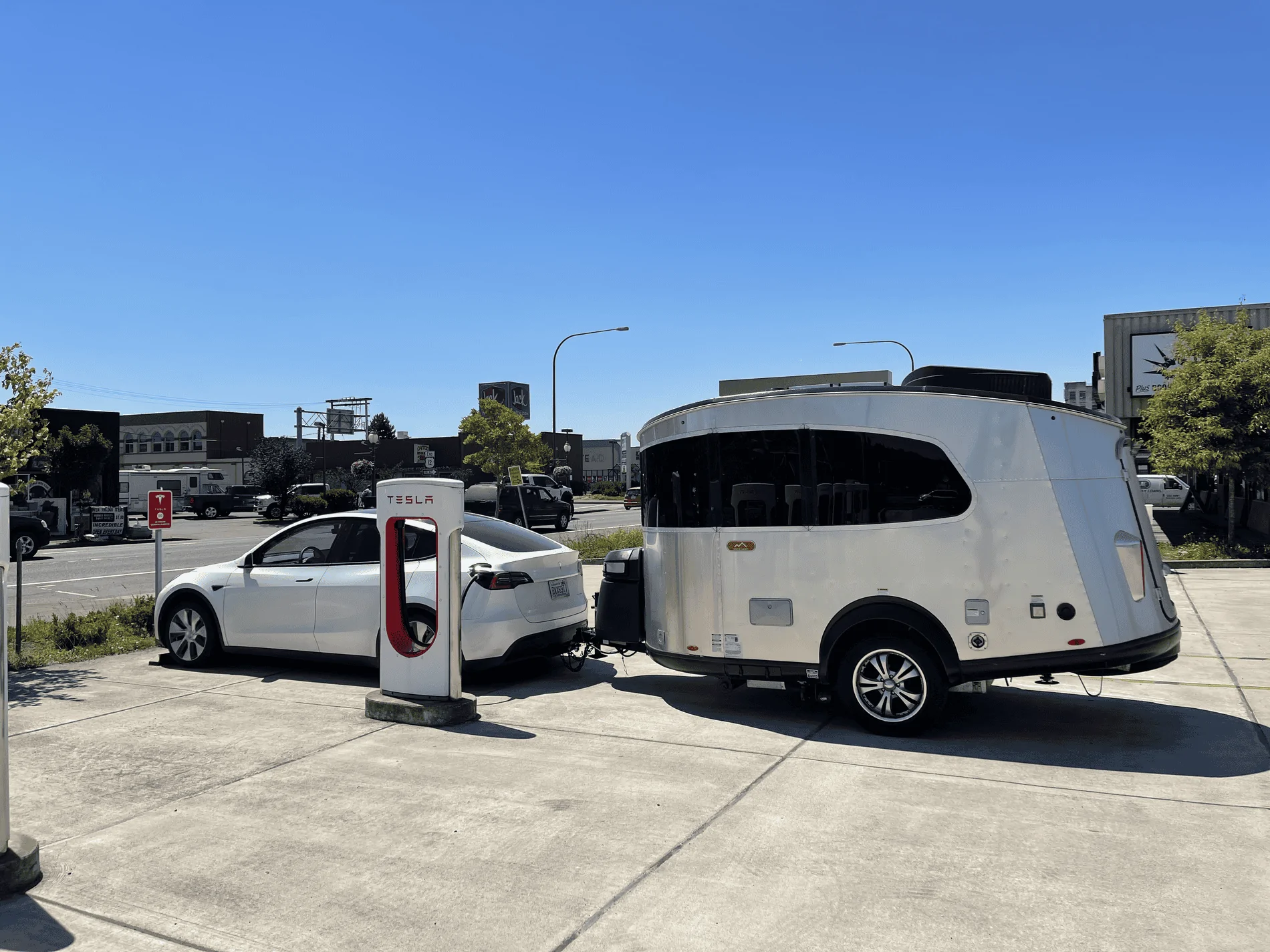 Rivian R1T R1S Rivian payload / towing capacity and trailer brake controller Untitled