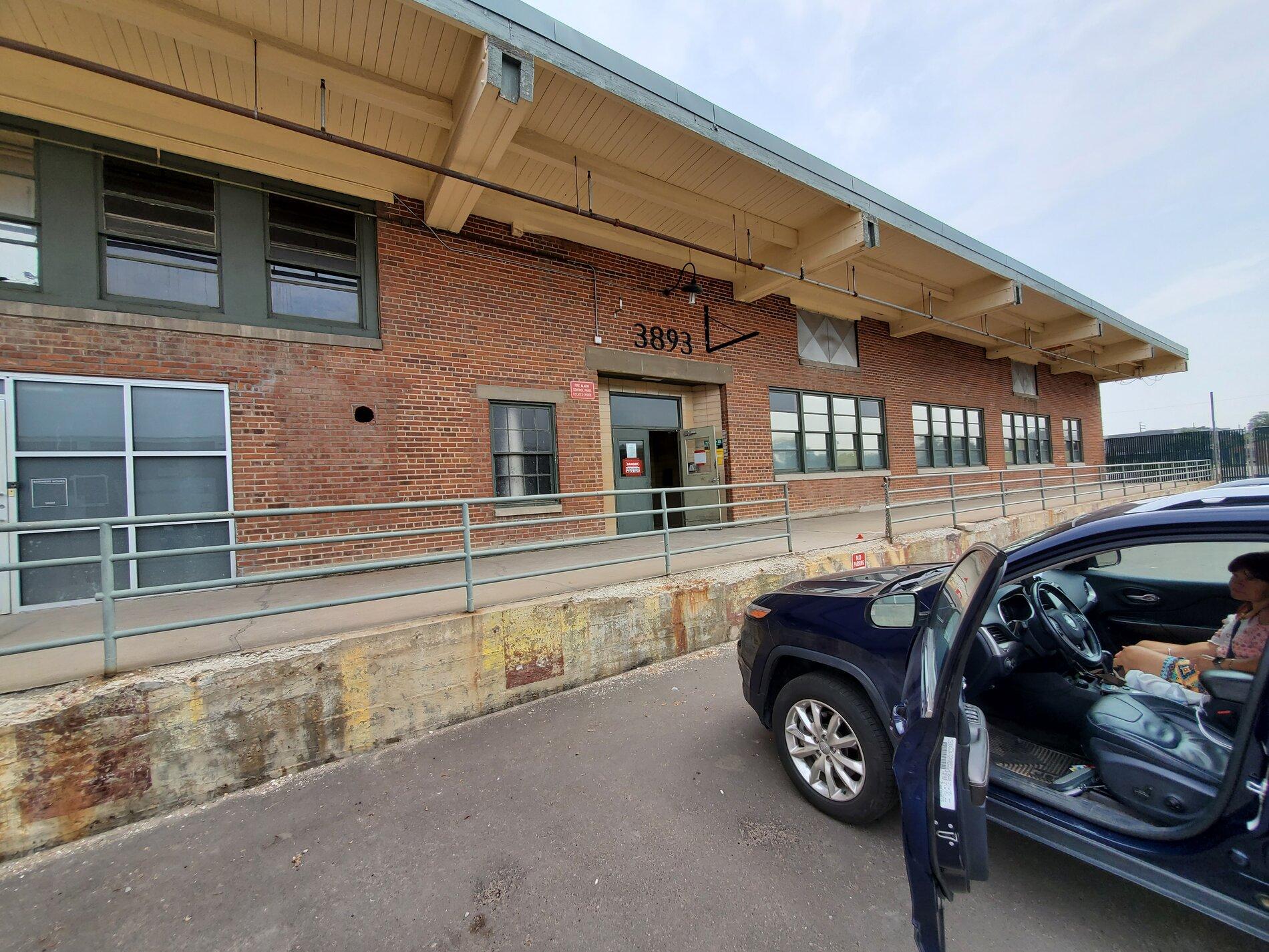 Rivian R1T R1S Rivian Service Centers / Retail Locations List / Other Facilities (Pics & Updates) 20210713_105523