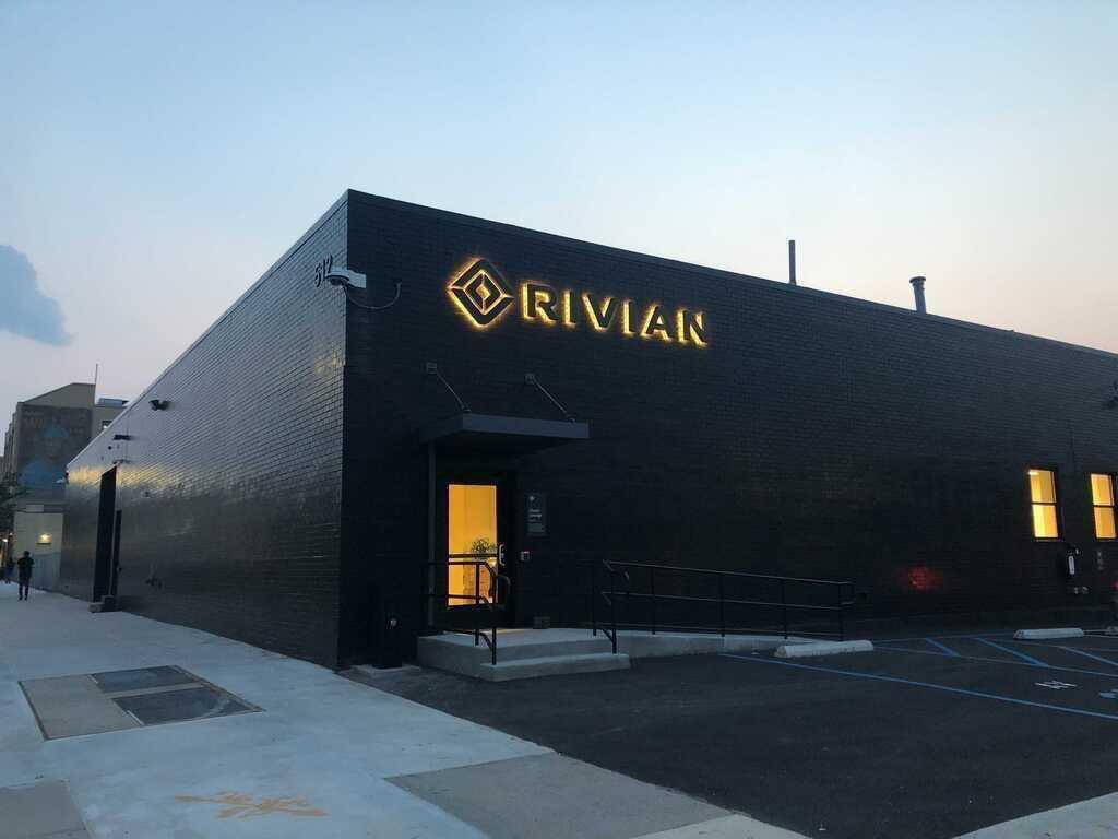 Rivian R1T R1S Brooklyn Rivian Service Center Sighting 1C6645F3-B4DD-457E-8146-5A0987847EB7