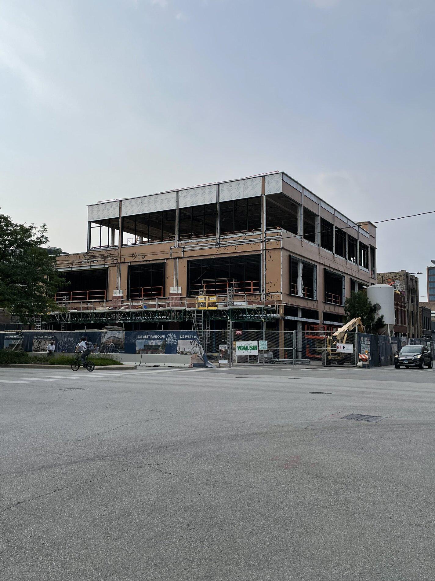 Rivian R1T R1S Chicago Rivian Sales Location Under Construction 52F99301-E8A6-4B42-A190-882EEAF6FAFA