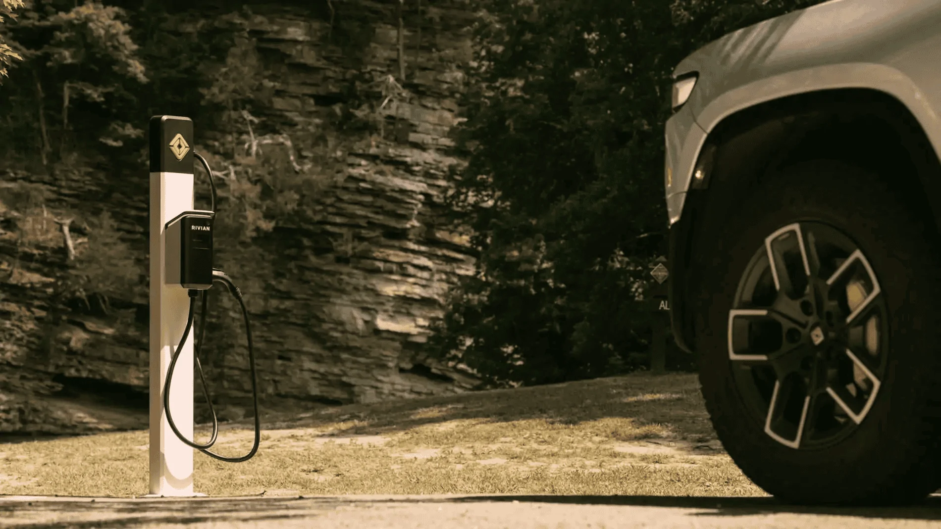 Rivian R1T R1S Tennessee  State Parks & Rivian Partner on Electric Vehicle Charging Stations 1626891282588