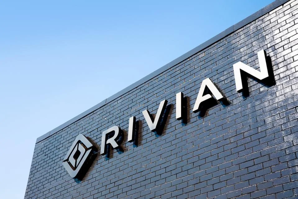 Rivian R1T R1S A look at Rivian Service Centers, now located in Brooklyn, Bellevue, Normal, San Francisco and El Segundo 5176F54B-33E4-4FD1-BF9F-4611B1AF7F78