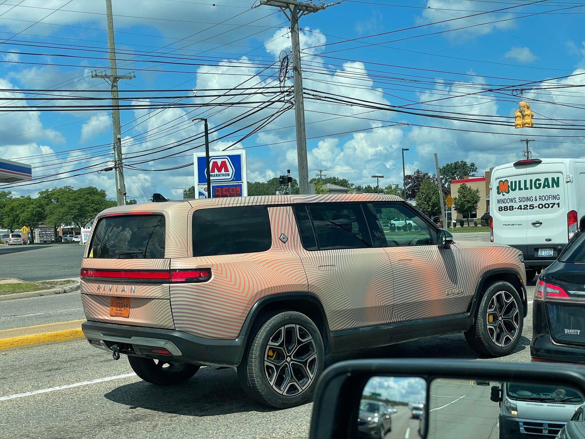 Rivian R1T R1S Real Rivian Photos & Videos v15ov82r4ze71