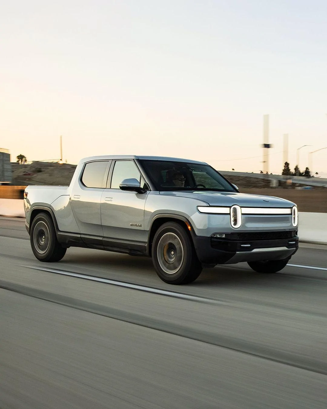 Rivian R1T R1S Real Rivian Photos & Videos 234416060_185648280219251_8103755525468259134_n