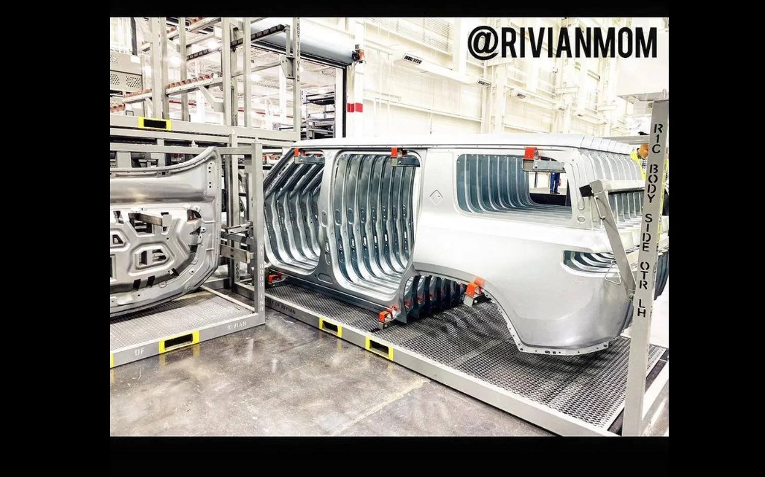 Rivian R1T R1S Real Rivian Photos & Videos FBC37D4B-B06B-4893-8DBD-AAF895EDA343
