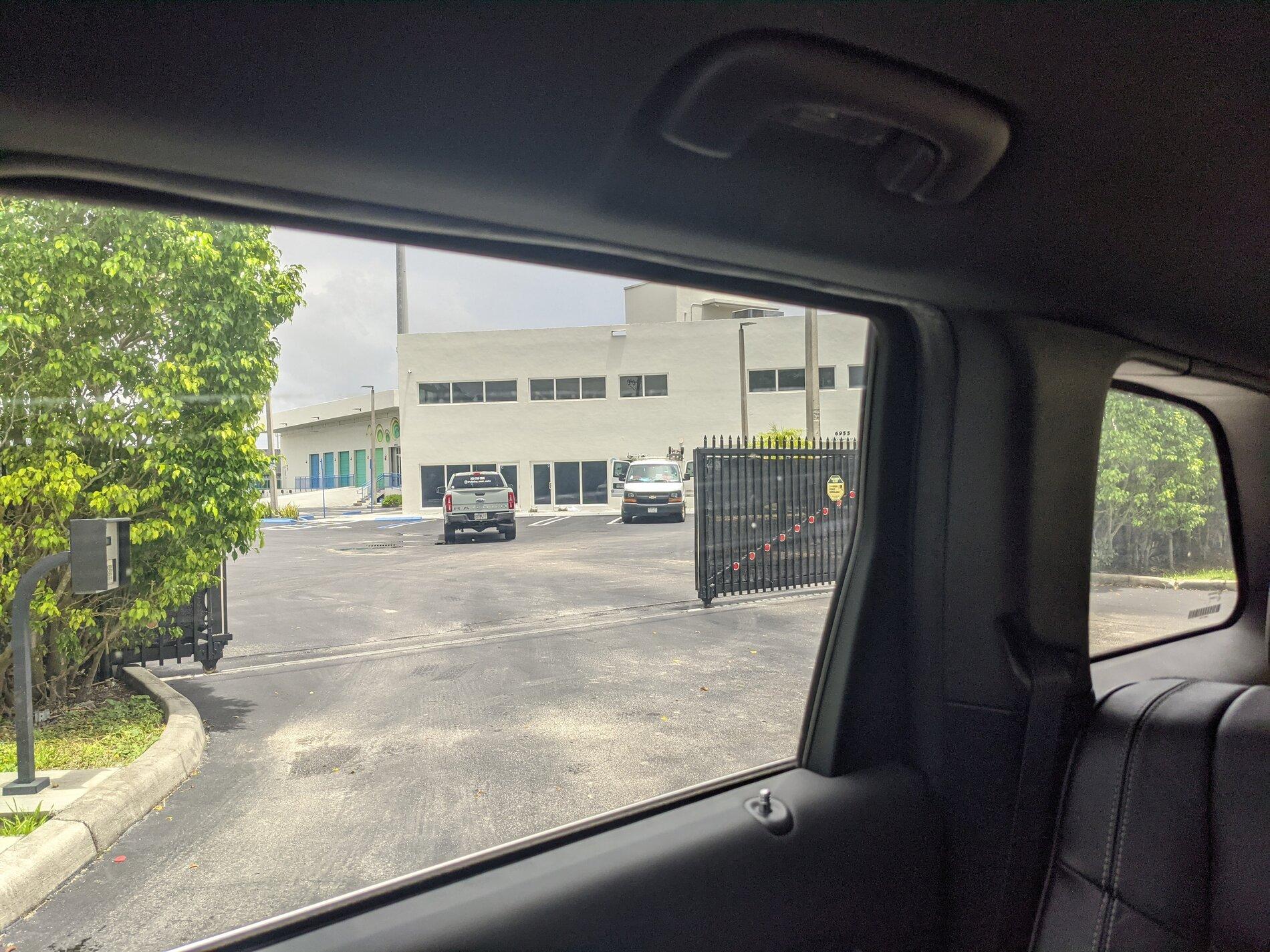 Rivian R1T R1S Rivian Service Centers / Retail Locations List / Other Facilities (Pics & Updates) PXL_20210813_170657531.MP