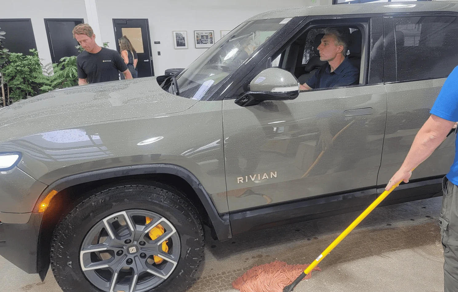 Rivian R1T R1S LAUNCH GREEN R1T Photos Rivian Launch Green R1T First Looks 5