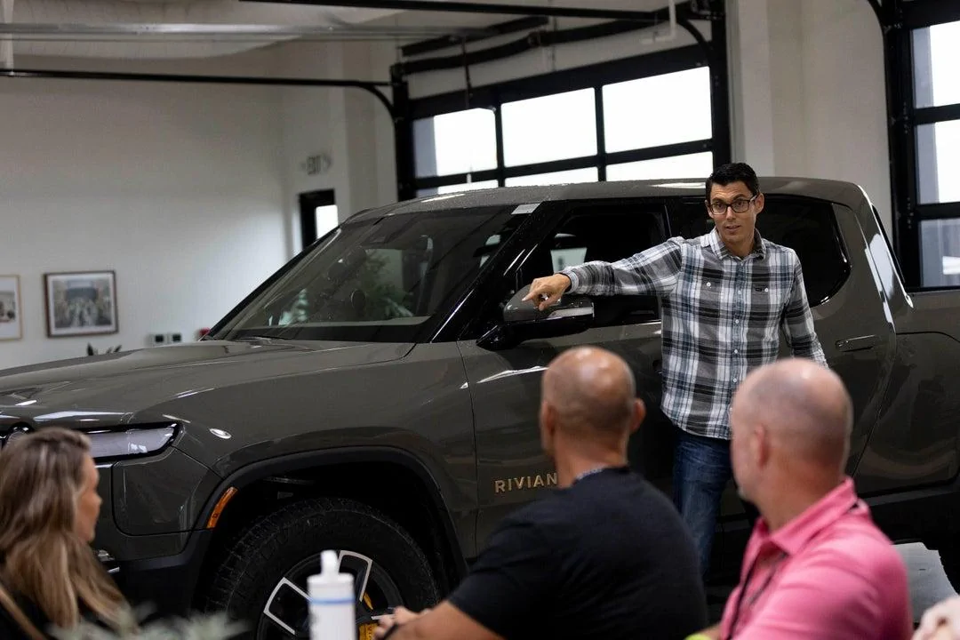 Rivian R1T R1S UPDATED - (Photoshopped) R1S in Launch Green with 22's w46vv8m45sh71