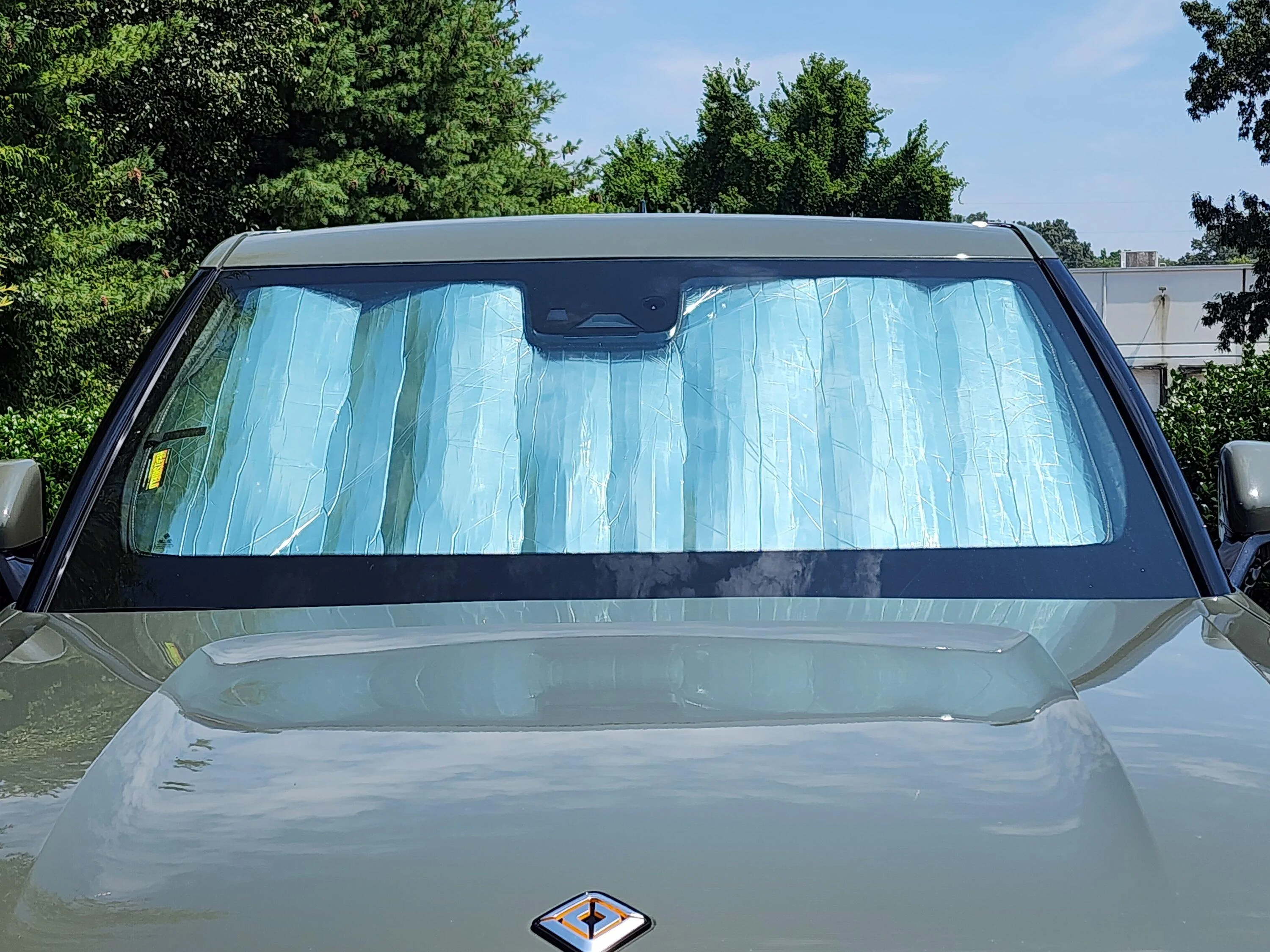 Rivian R1T R1S Hansshow Rivian R1s Sunshade Install 20230727_122741