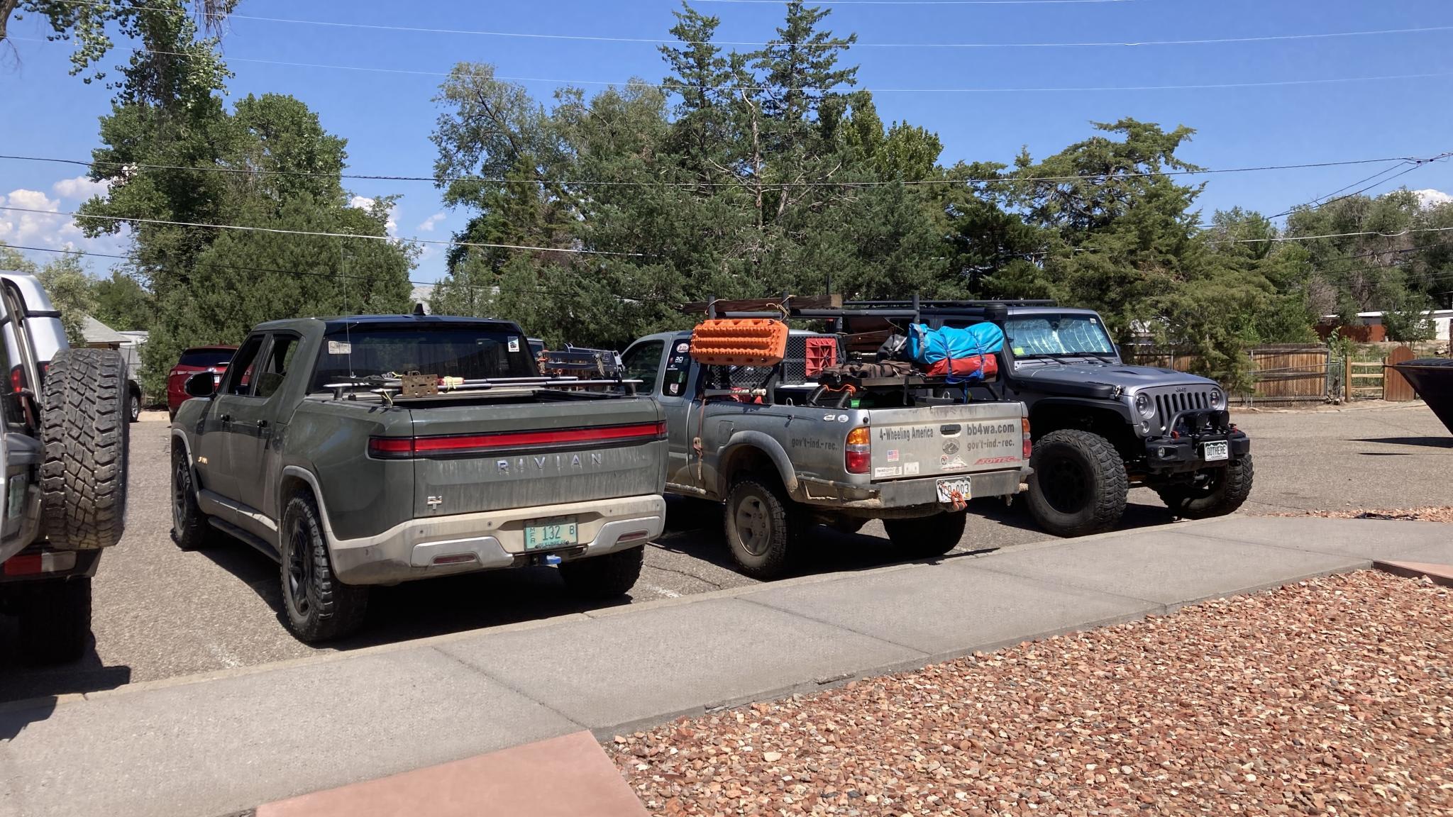 Rivian R1T R1S RIVIAN Branded Rock Sliders - update? RivianSliders2