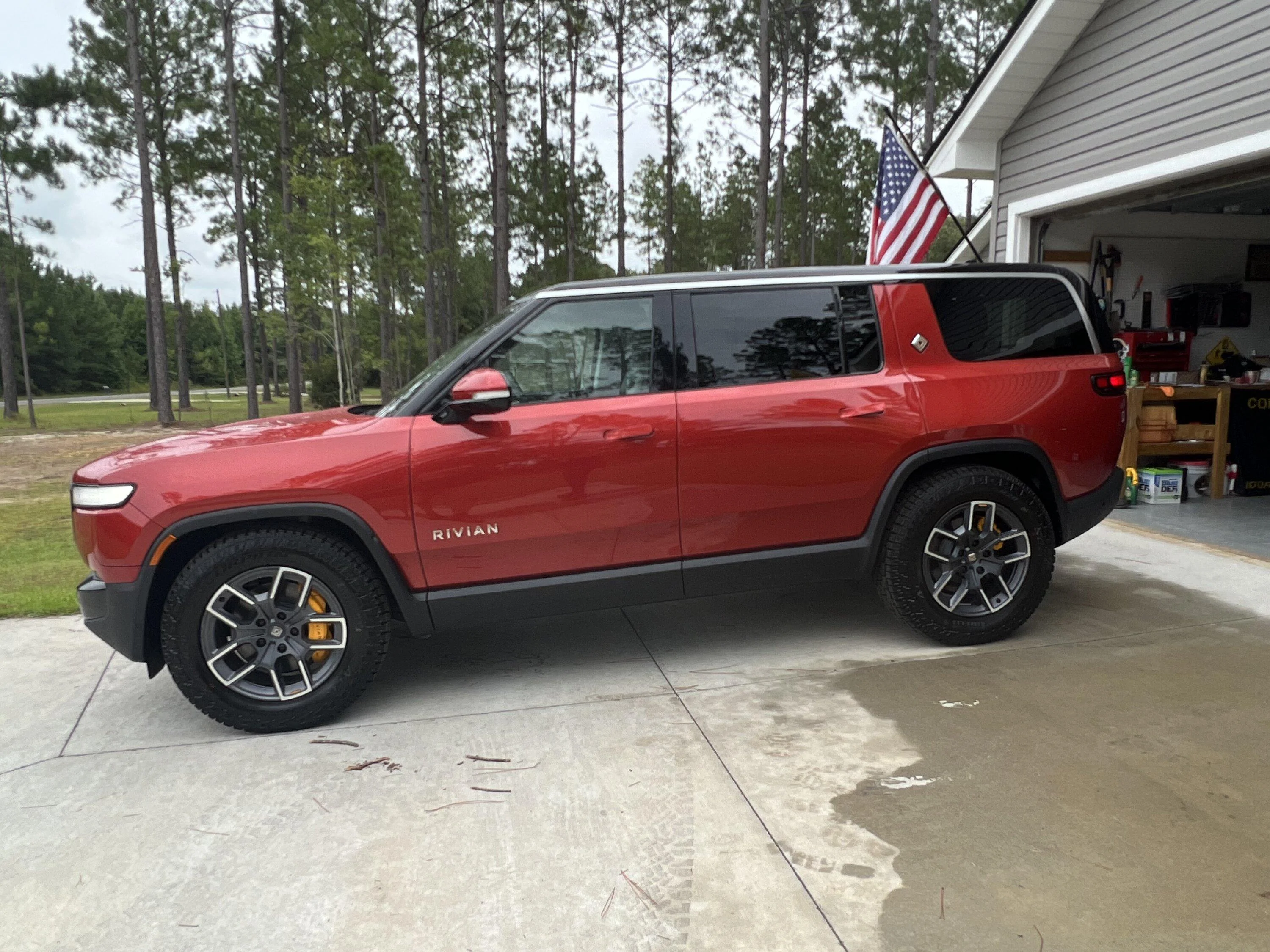 Rivian R1T R1S It happened 71225390980__74429F53-3088-4959-BA8E-FE1E2E8C470D